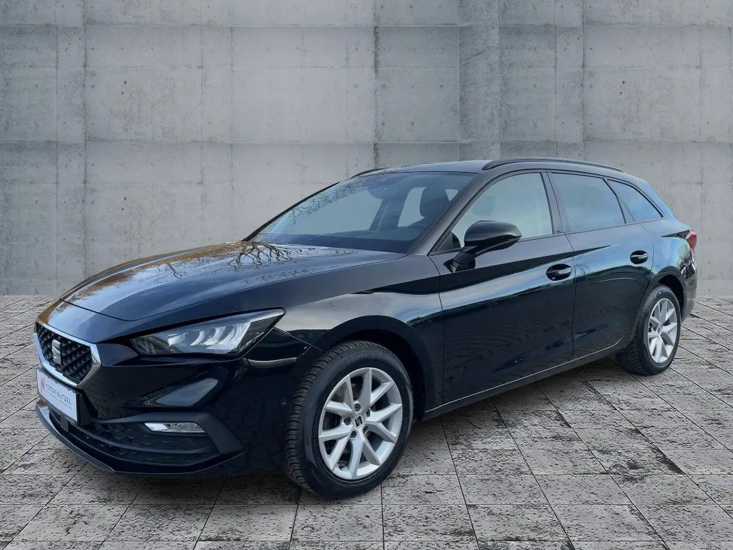 SEAT Leon ST 1.5eTSI DSG STYLE LED+NAV+SHZ+PDC+GRA+VC crna - 2
