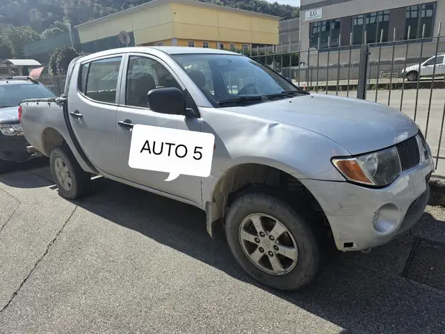 Mitsubishi L200 SOLO PER EXPORT