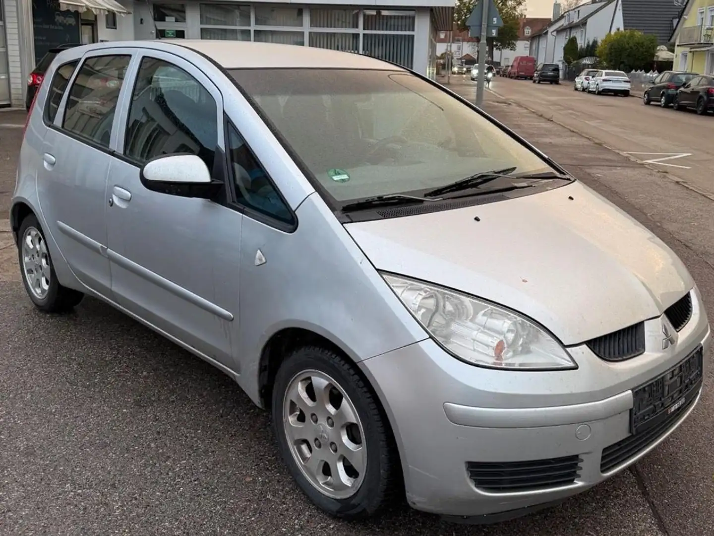 Mitsubishi Colt Colt 1.3 Invite Silber - 1