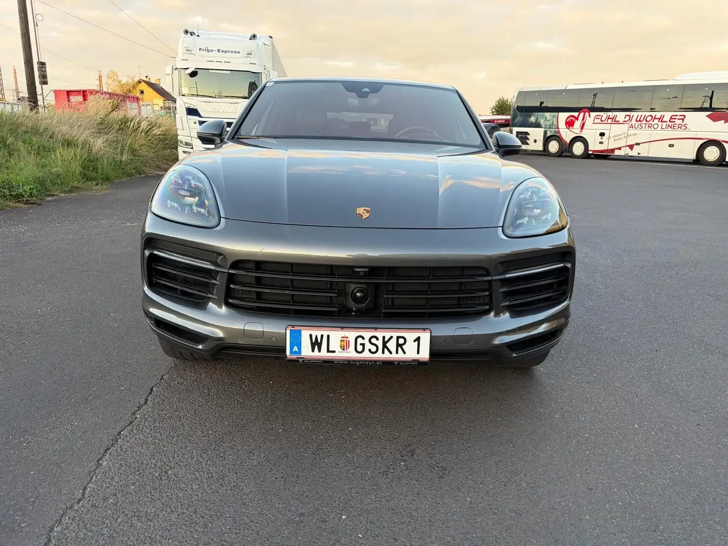 Porsche Cayenne E-Hybrid Coupé Grau - 1