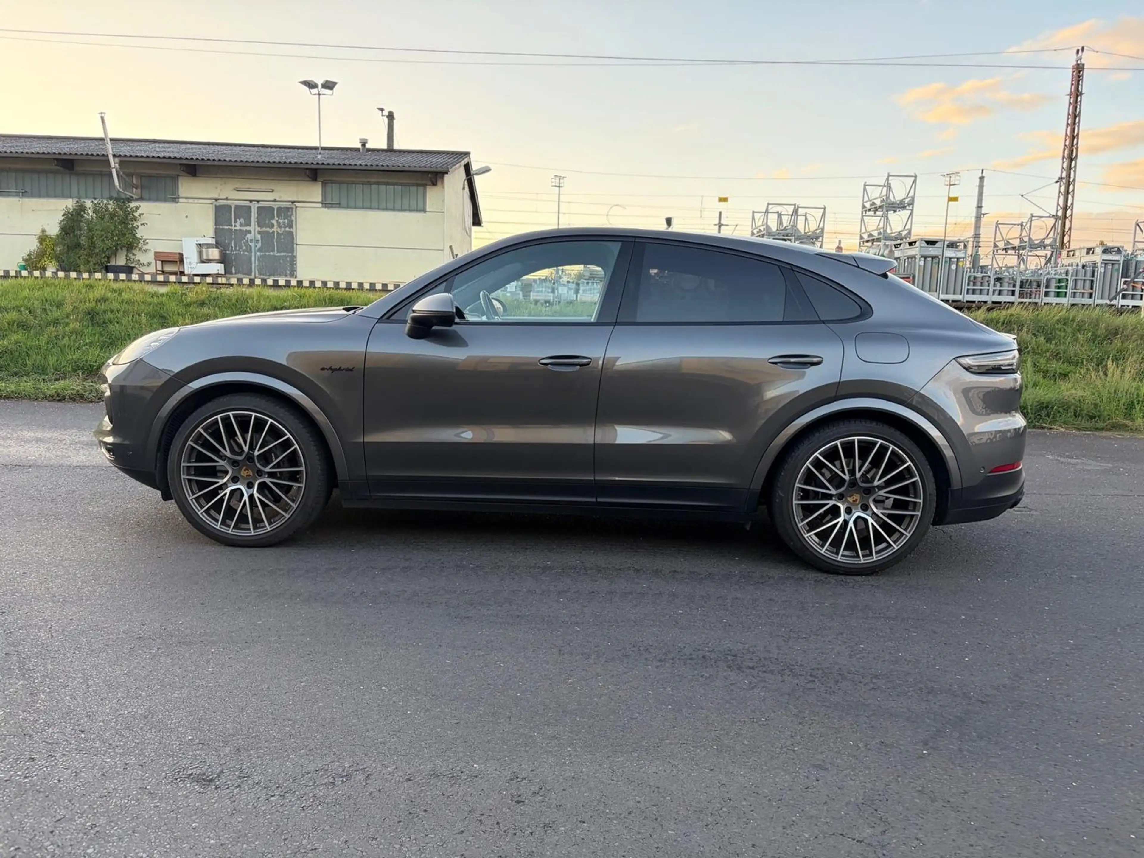 Porsche Cayenne E-Hybrid Coupé — photo 2