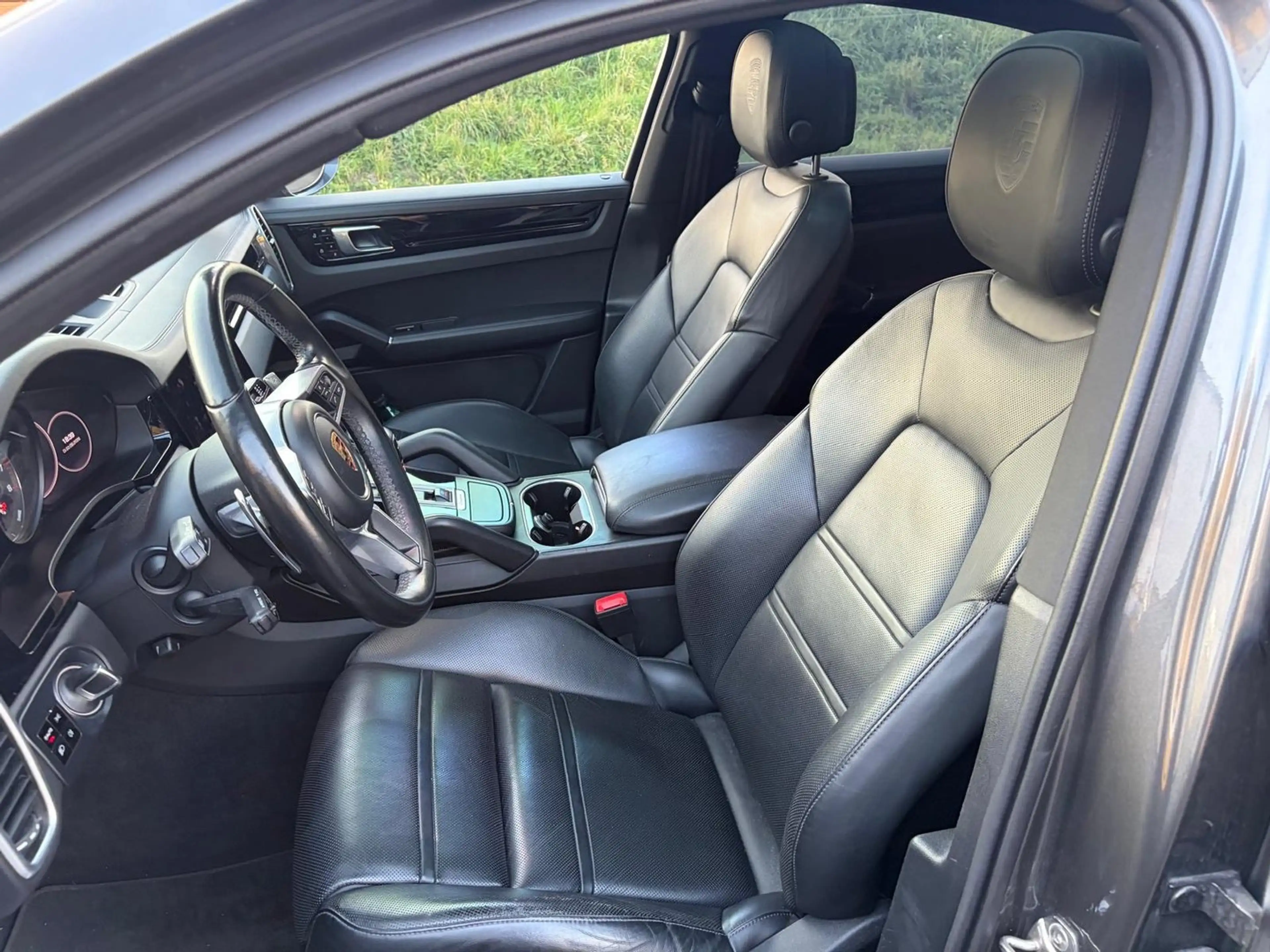 Porsche Cayenne E-Hybrid Coupé — photo 11