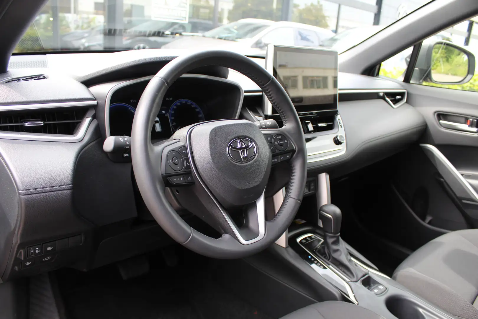 Toyota Corolla Cross 1.8 Hybrid 140 Style Plus | Rijklaar | Navi | LED Gris - 2