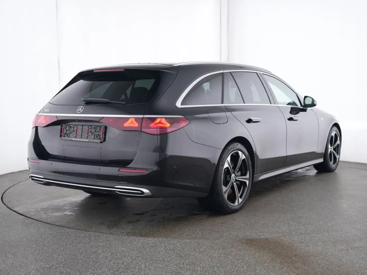 Mercedes-Benz E 300 Estate e AMG Line Adtion Avantgarde | Trekhaak | H Schwarz - 2