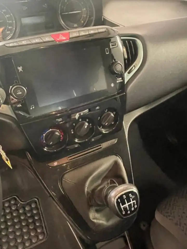 Lancia Ypsilon 2023