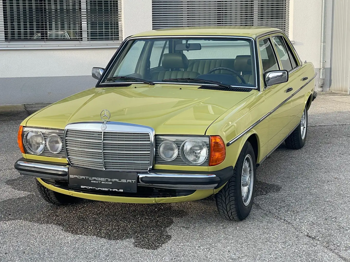 Mercedes-Benz 200 200 Automatik W123*50000km*Mimosengelb*perfekt Gelb - 1
