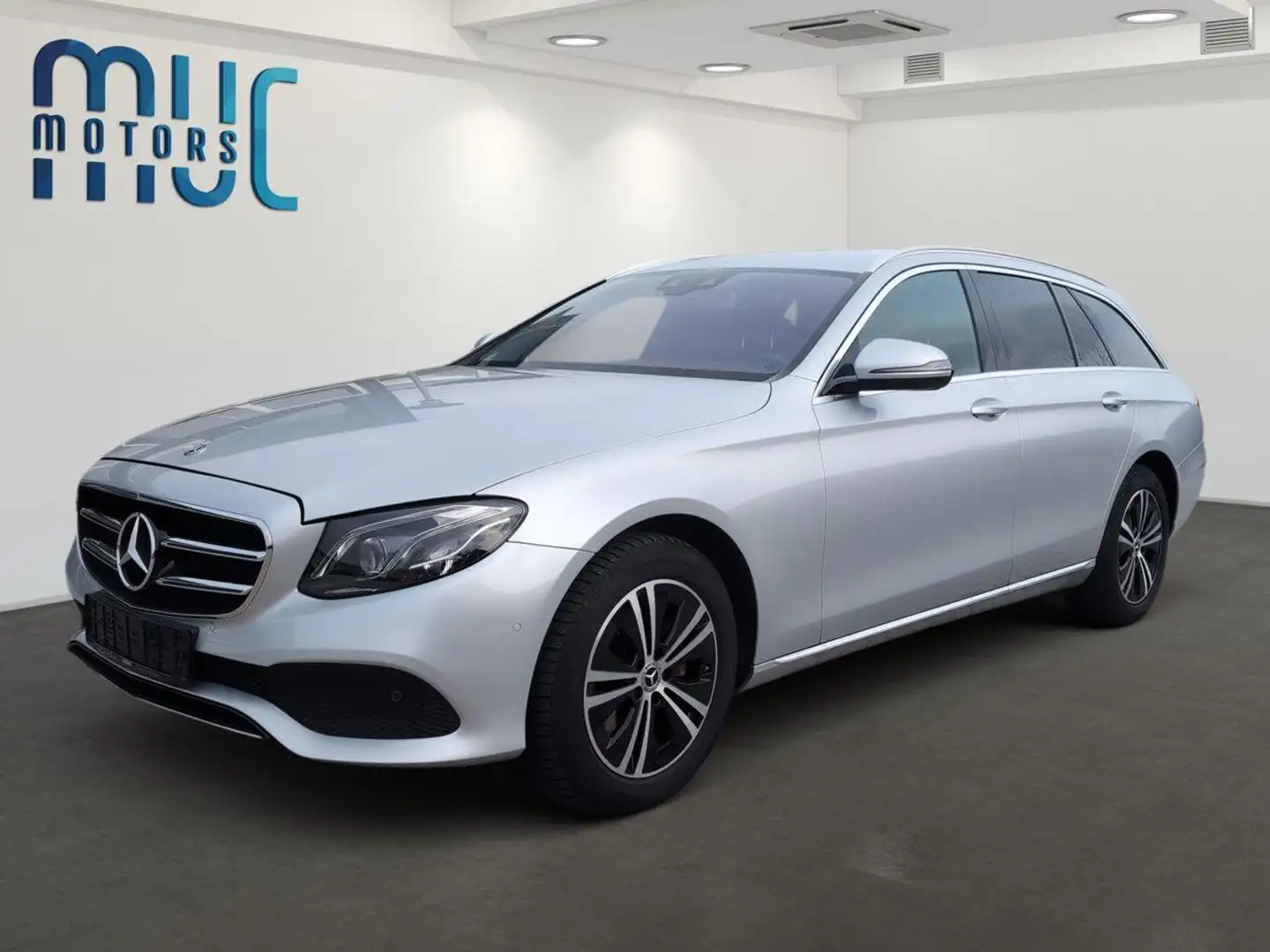 Mercedes-Benz E 220 d 4Matic /MultiBeam/Totwinkel+Spurhalte/ Silber - 1