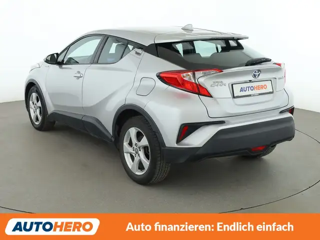 Toyota C-HR view 4