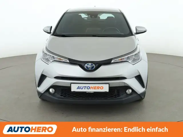 Toyota C-HR view 8