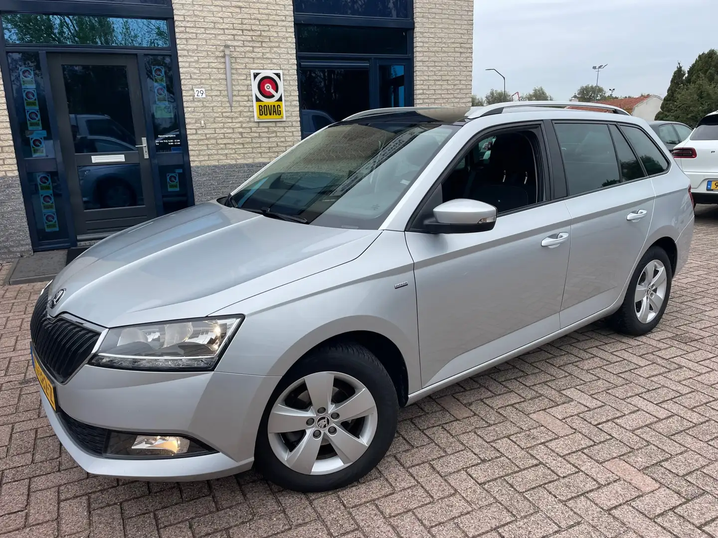 Skoda Fabia Combi 1.0 TSI Clever- Pano-nav-trekhaak Grijs - 1