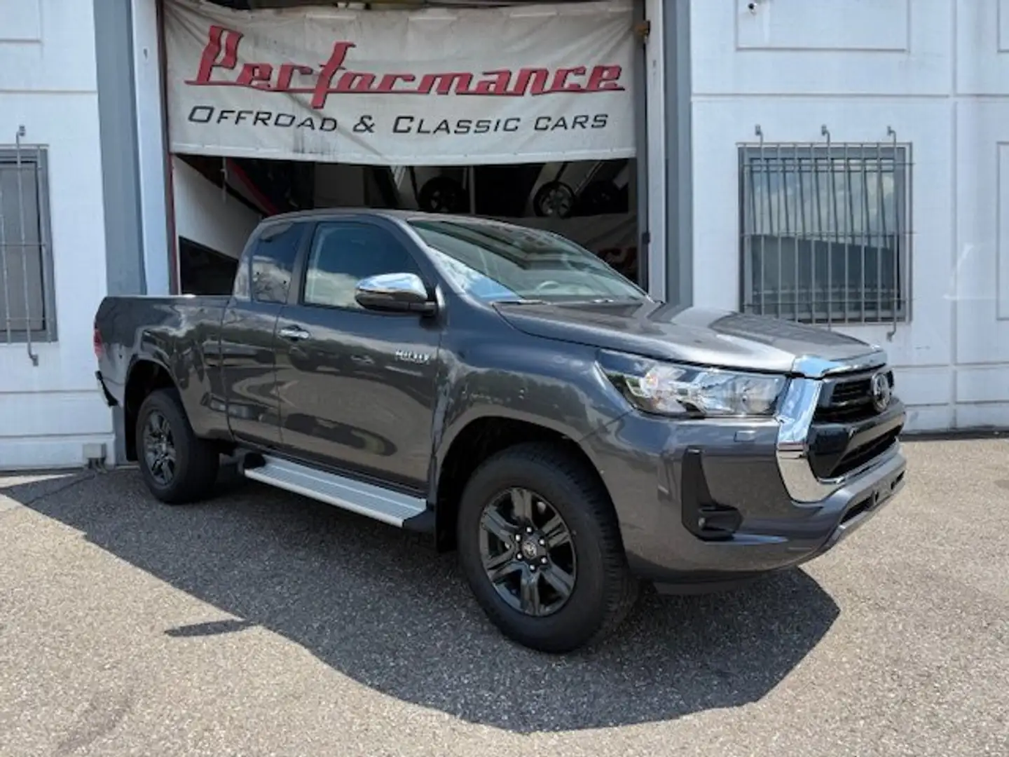 Toyota Hilux EXTRA-CAB LOUNGE 150 CV PRONTA CONSEGNA Grigio - 1