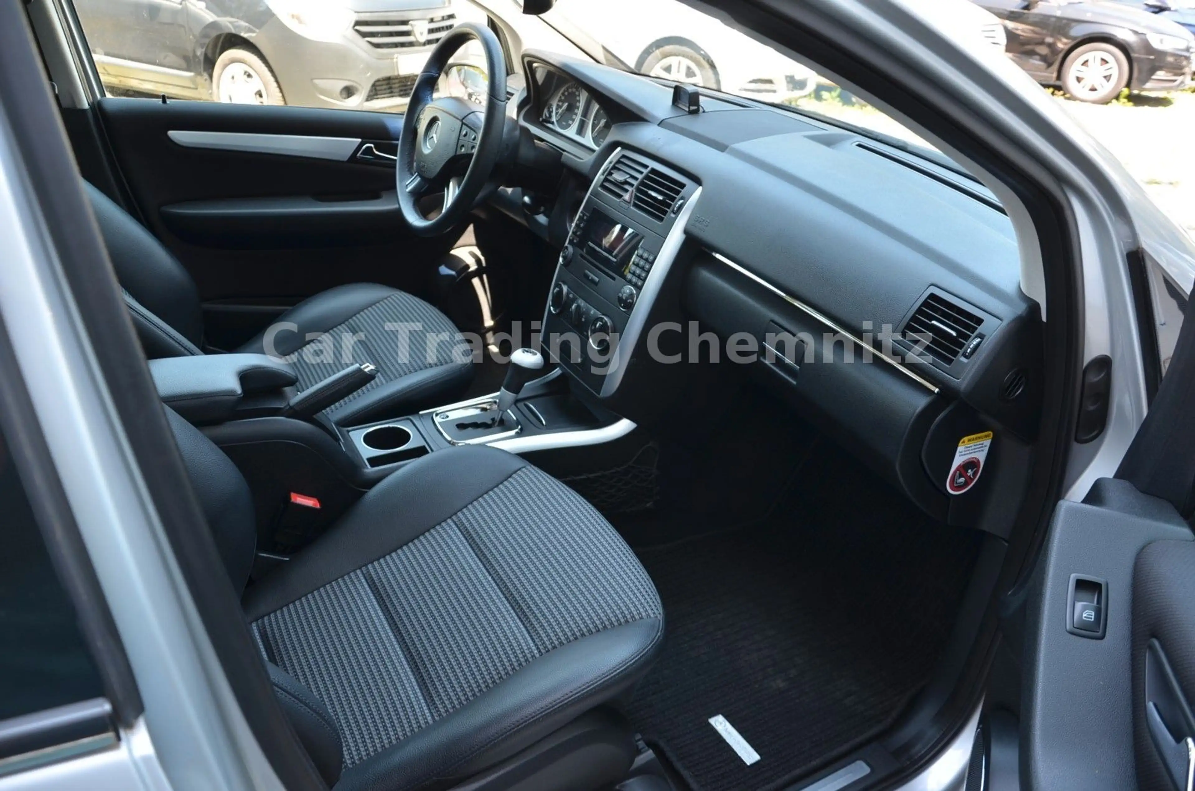 Mercedes-Benz B 150 Klima Sitzheizung Automatik — photo 11