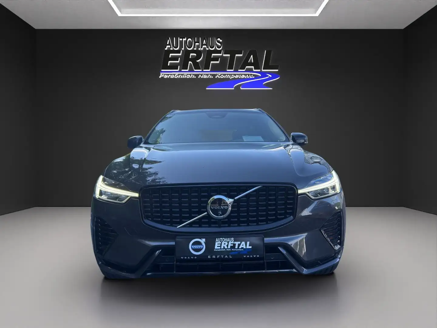 Volvo XC60 T6 AWD Recharge Plus Dark Grau - 2