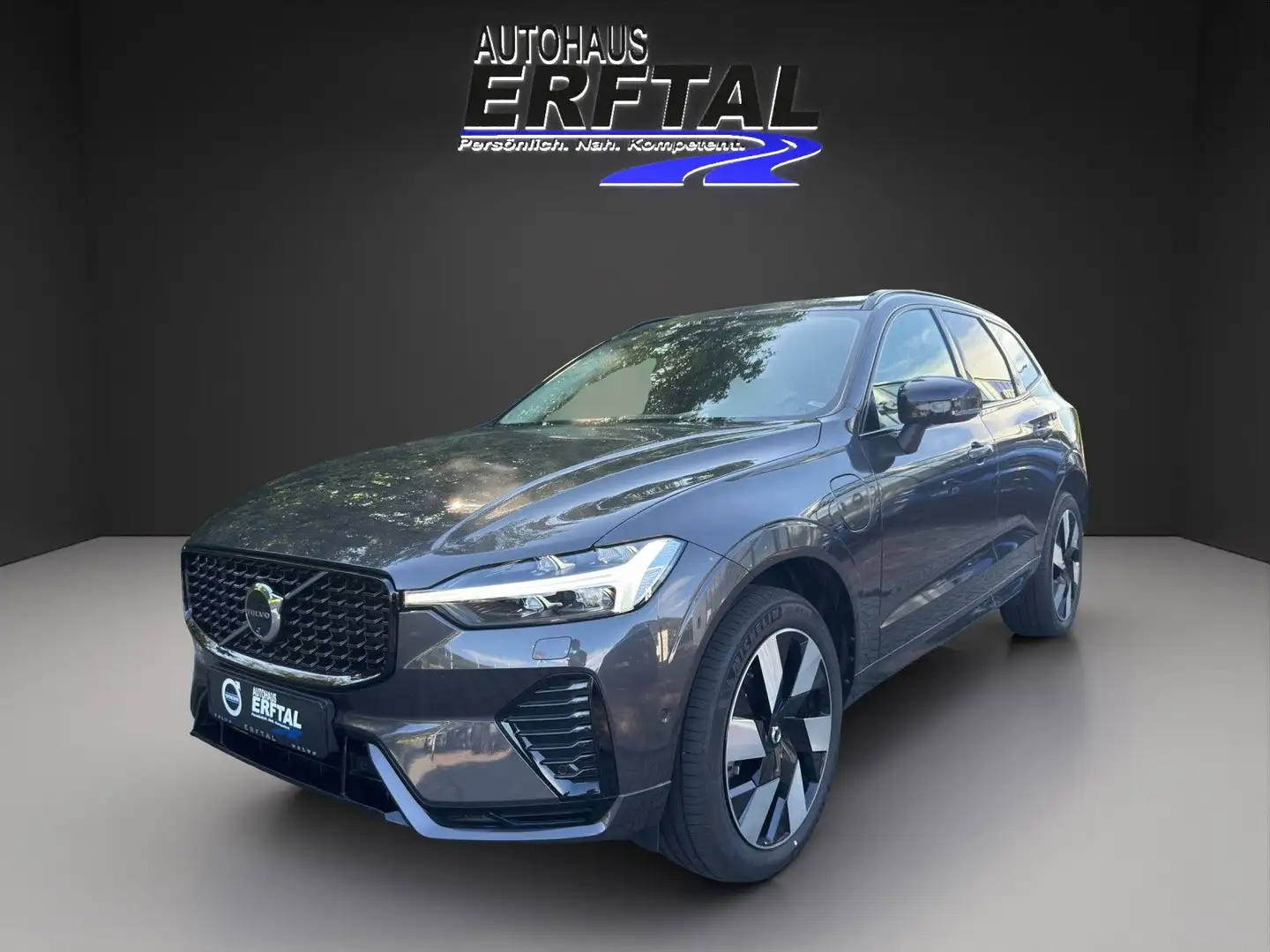Volvo XC60 T6 AWD Recharge Plus Dark Grau - 1