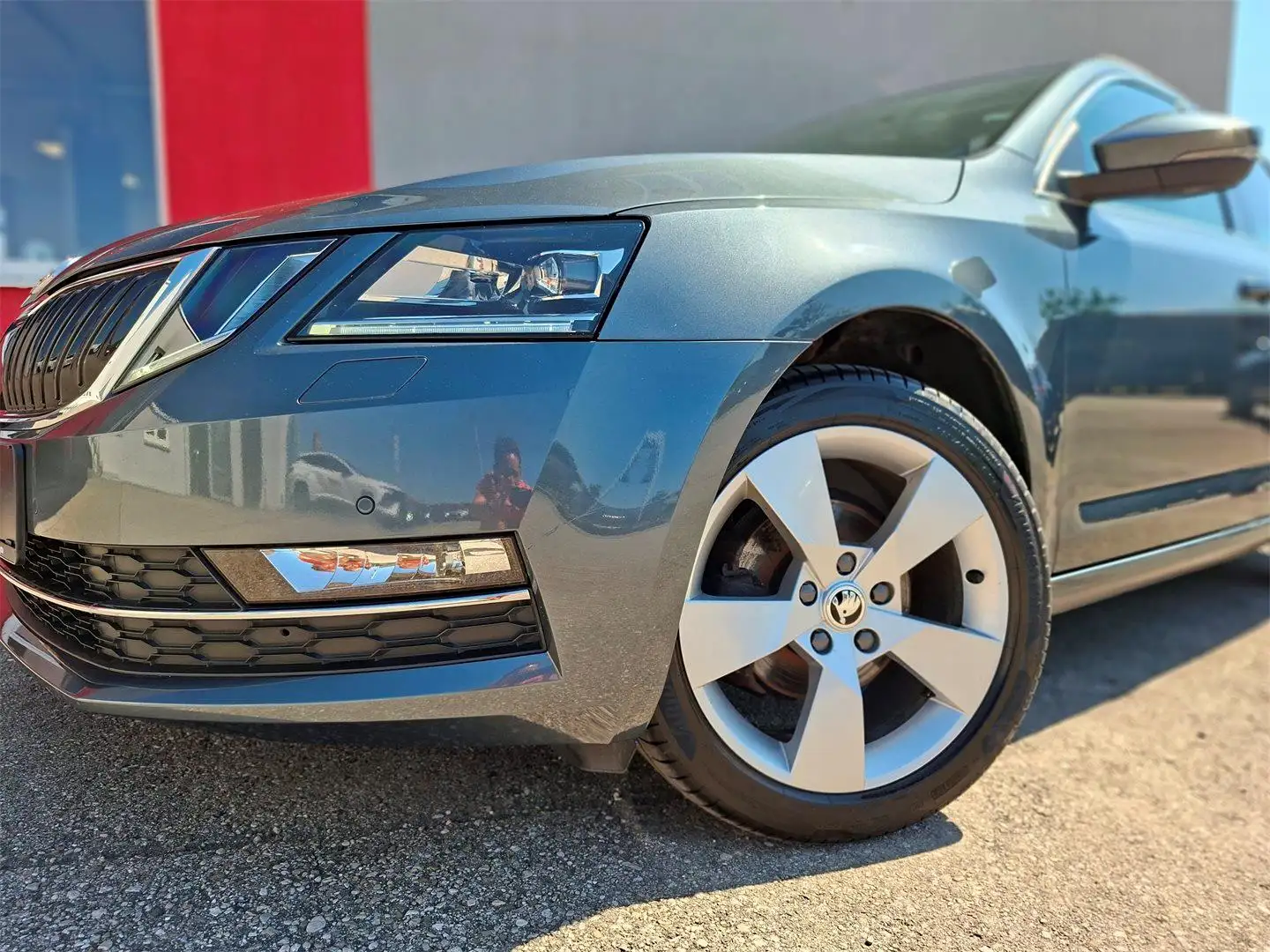 Skoda Octavia Combi 1,6 TDI Style Limited Silber - 2