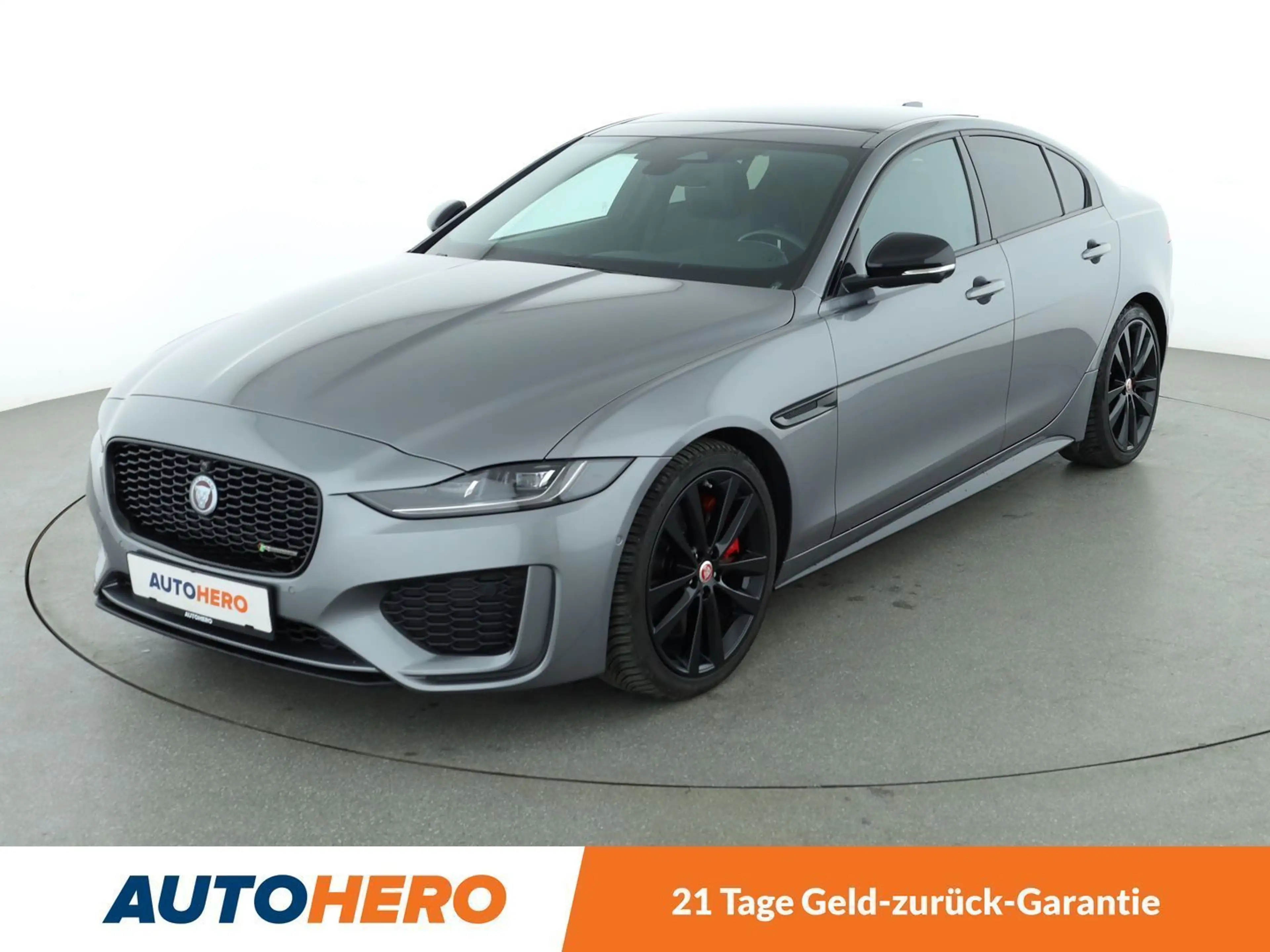 Jaguar XE 25t R-Dynamic Black Aut.*NAVI*LED*ACC*CAM*MERIDIAN