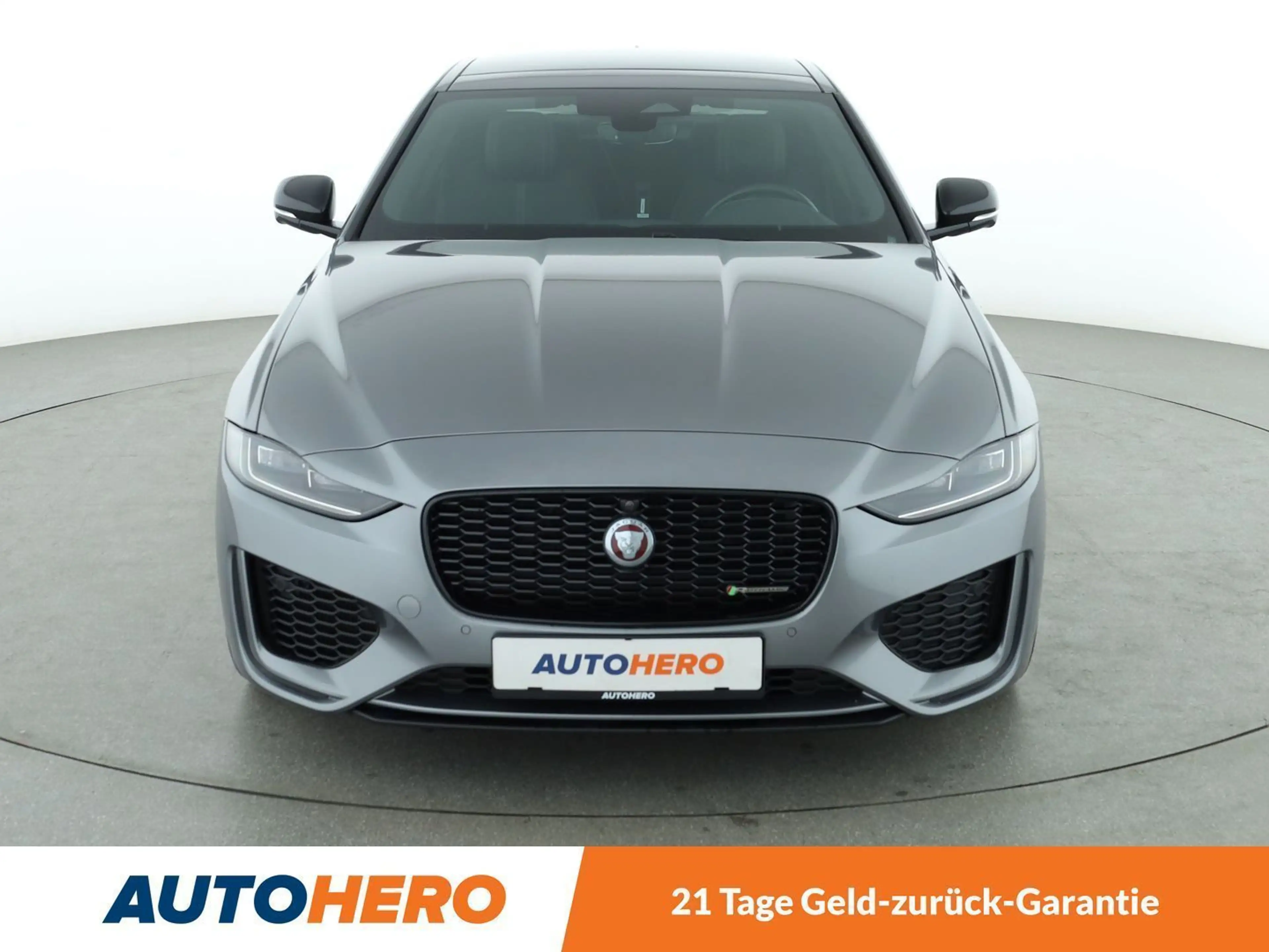 Jaguar XE 25t R-Dynamic Black Aut.*NAVI*LED*ACC*CAM*MERIDIAN — photo 9