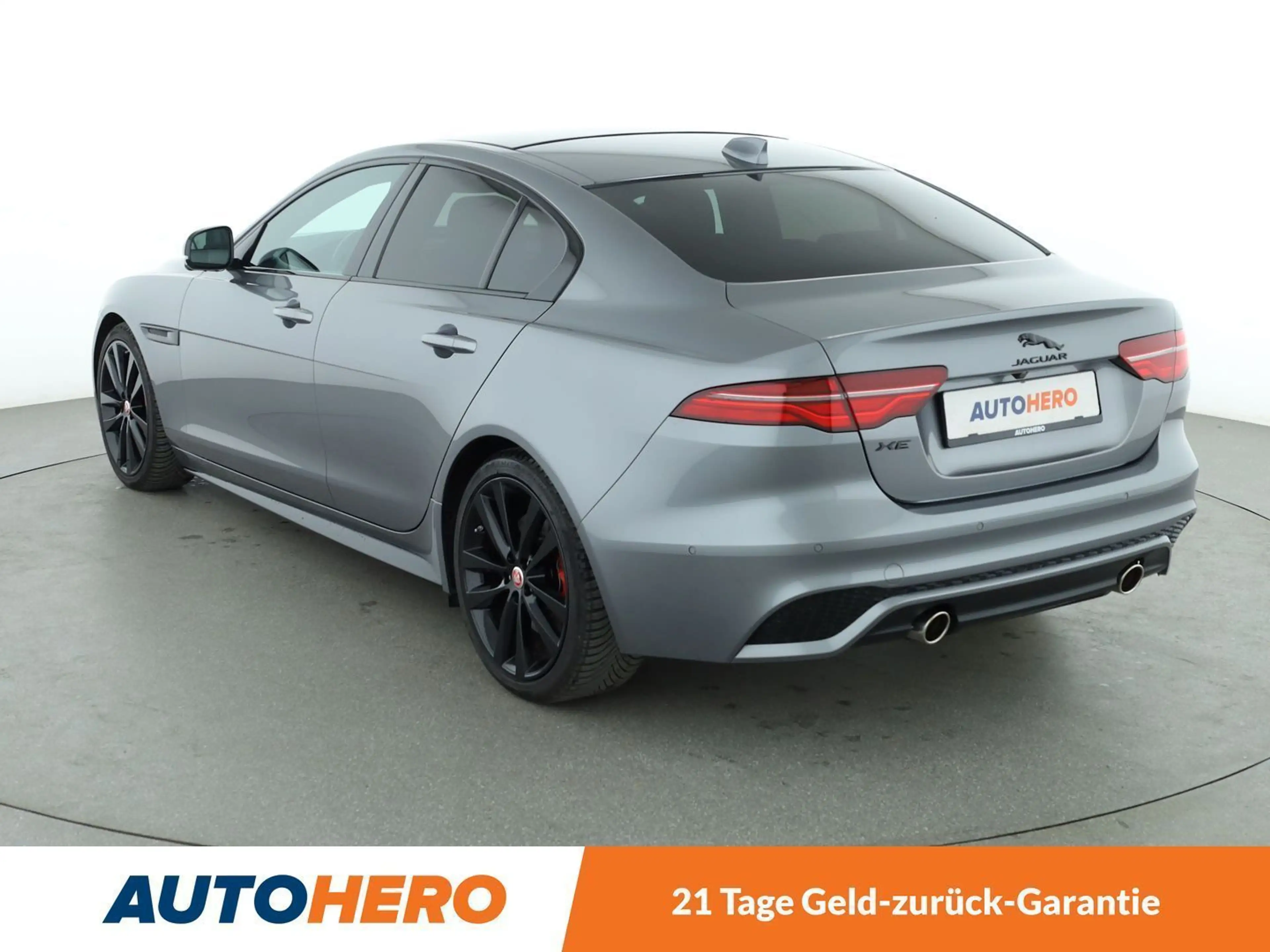 Jaguar XE 25t R-Dynamic Black Aut.*NAVI*LED*ACC*CAM*MERIDIAN — photo 4