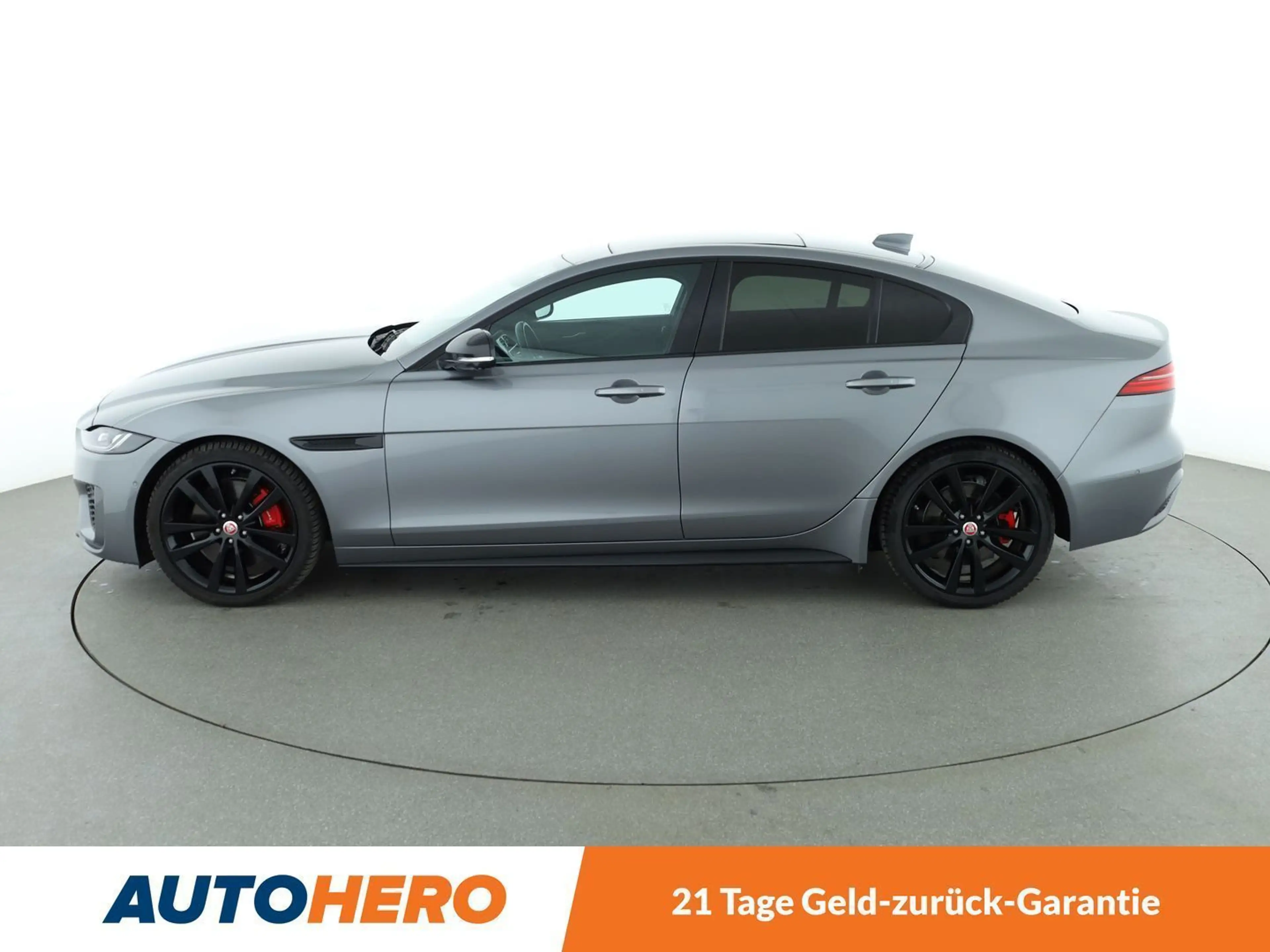 Jaguar XE 25t R-Dynamic Black Aut.*NAVI*LED*ACC*CAM*MERIDIAN — photo 3