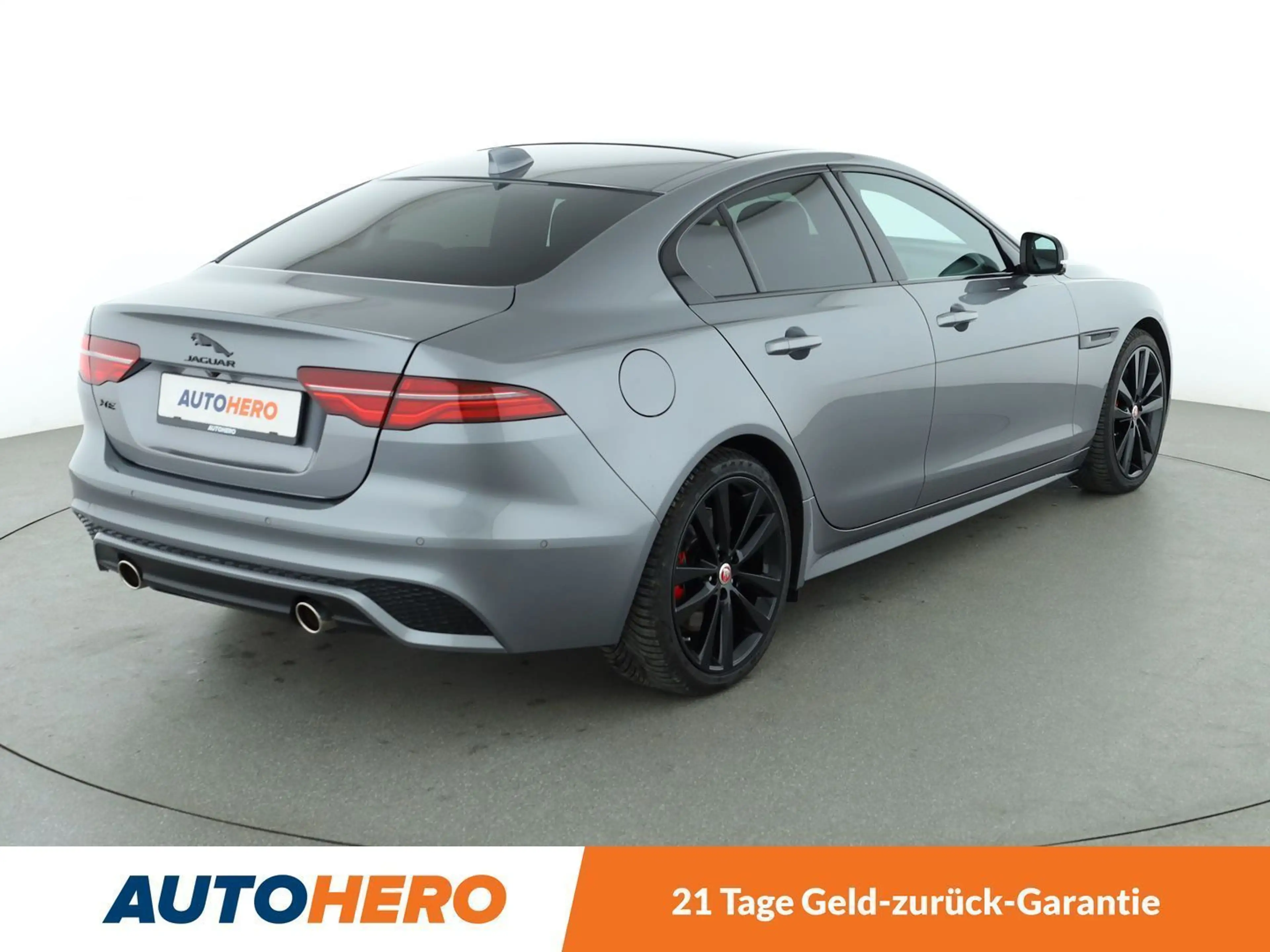 Jaguar XE 25t R-Dynamic Black Aut.*NAVI*LED*ACC*CAM*MERIDIAN — photo 6