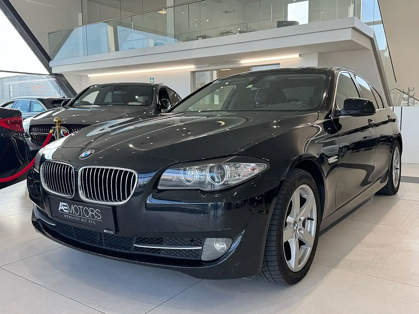 BMW 523 i Aut. *MOTOR-PROBLEM* Schwarz - 1