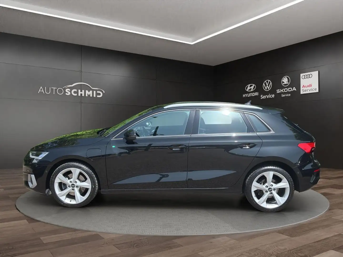 Audi A3 1.4 TFSI e advanced S-tronic RFK GRA NAV LED Metal Zwart - 2