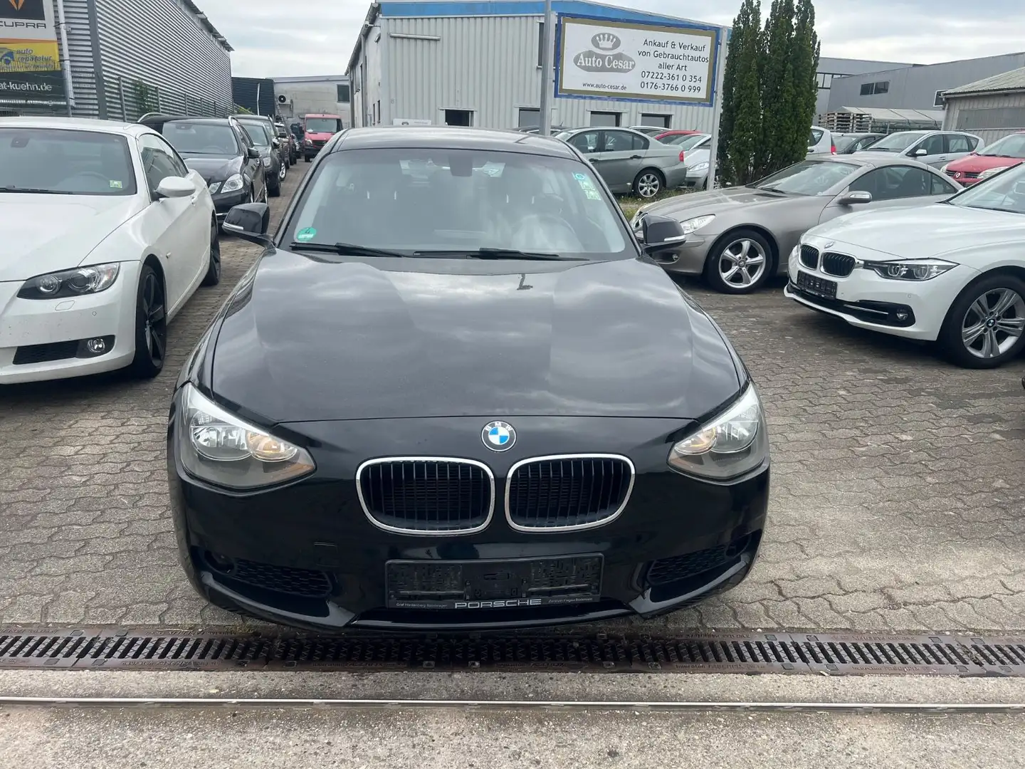 BMW 118 i Urban Line KLIMAAUTOMATIK , SITZHEIZUNG Schwarz - 2