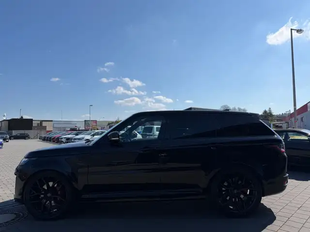 Land Rover Range Rover Sport view 4