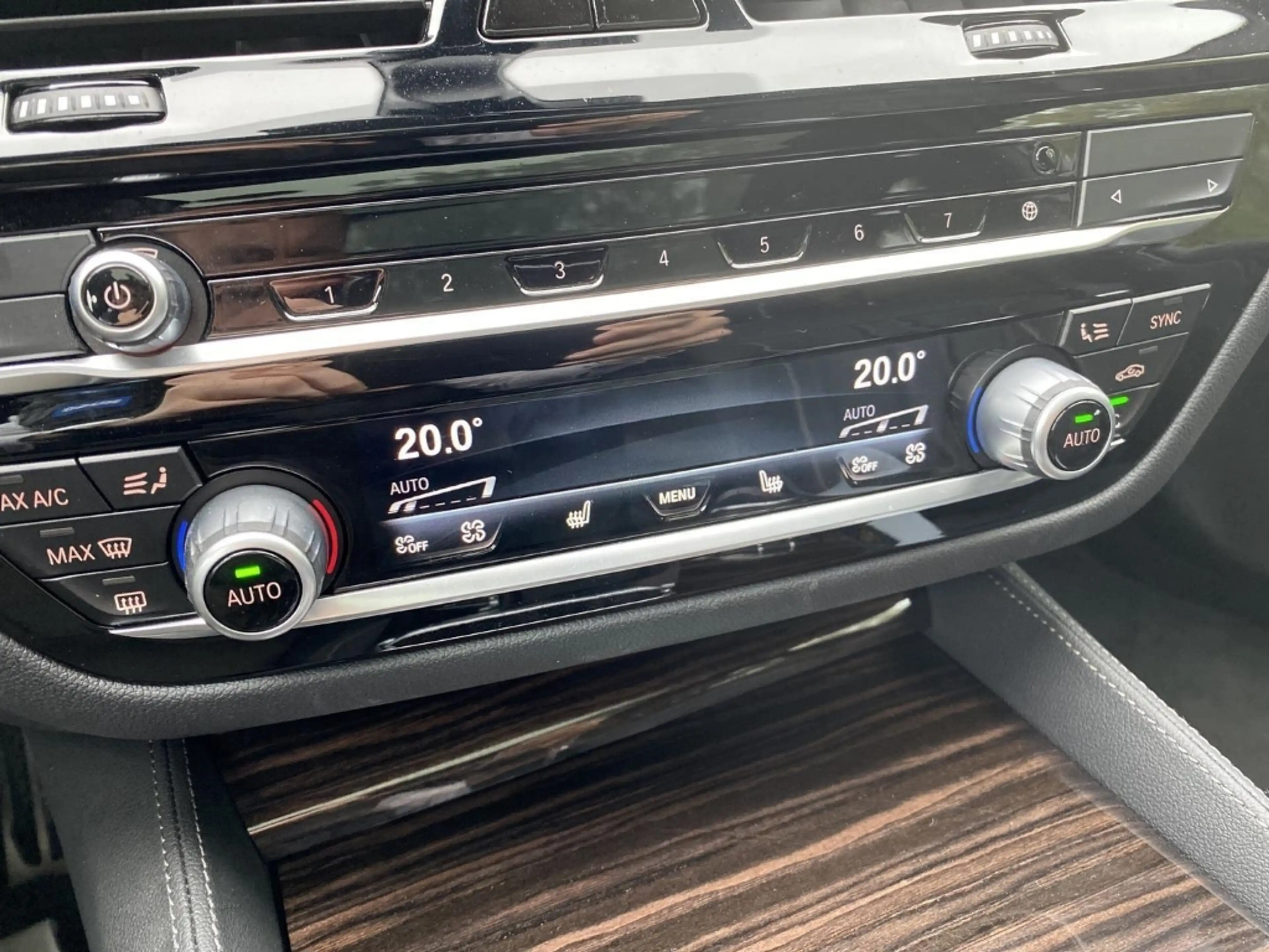 BMW 530 i Touring Sportpaket Luftfederung El. Panodach Pan — photo 12