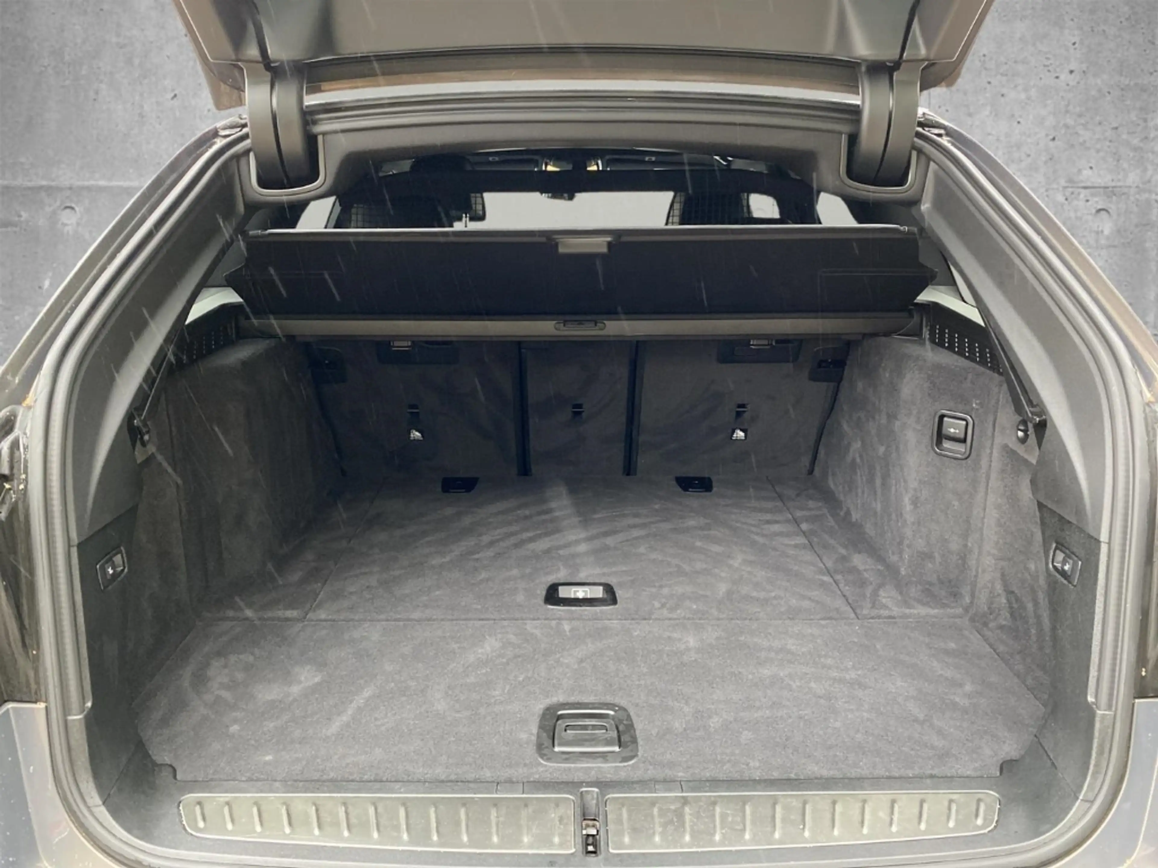 BMW 530 i Touring Sportpaket Luftfederung El. Panodach Pan — photo 14