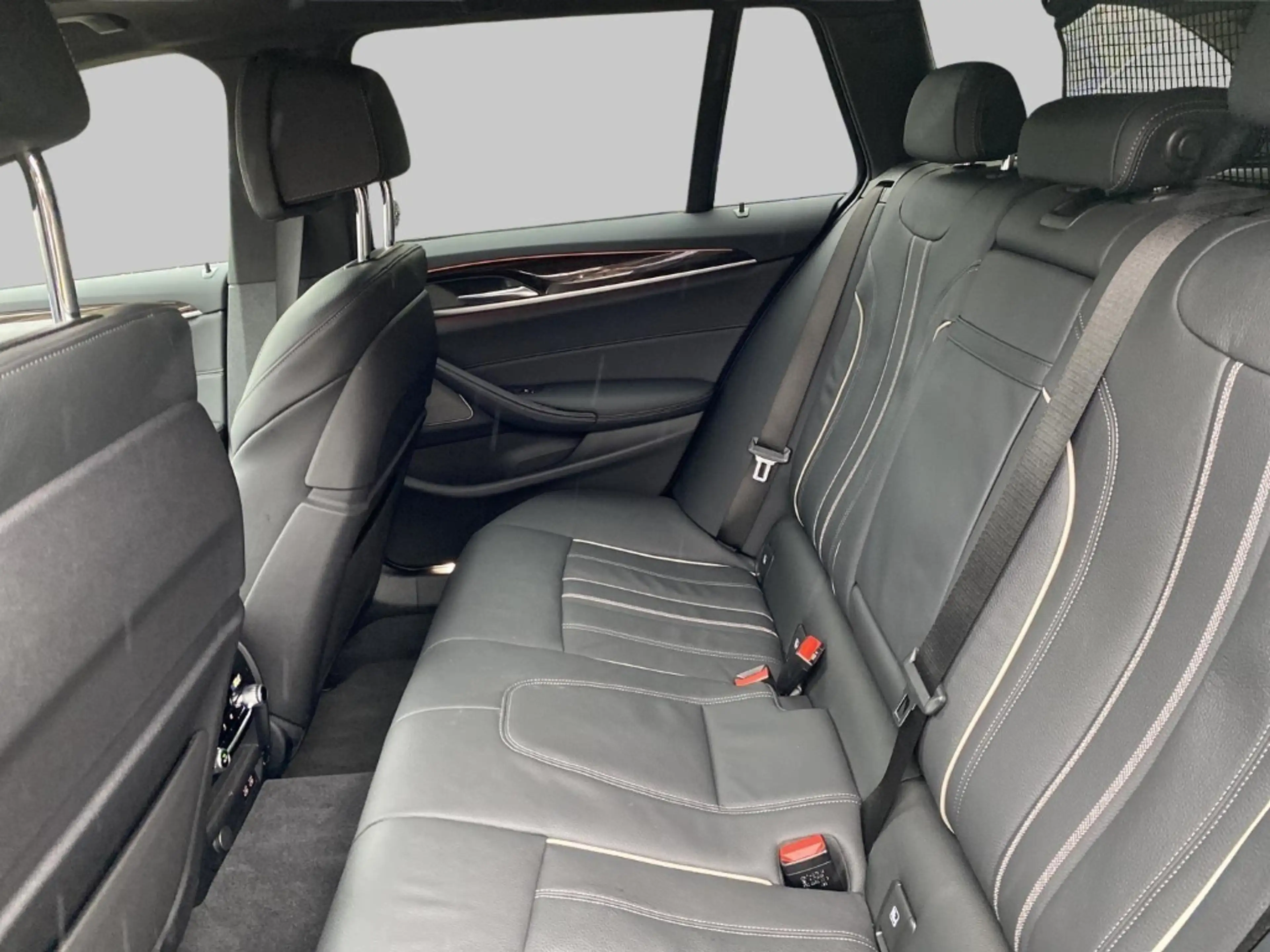 BMW 530 i Touring Sportpaket Luftfederung El. Panodach Pan — photo 8