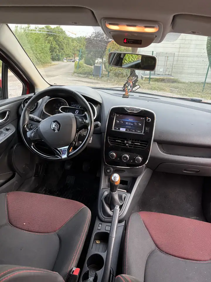 Renault Clio Citadine 3 portes — photo 2