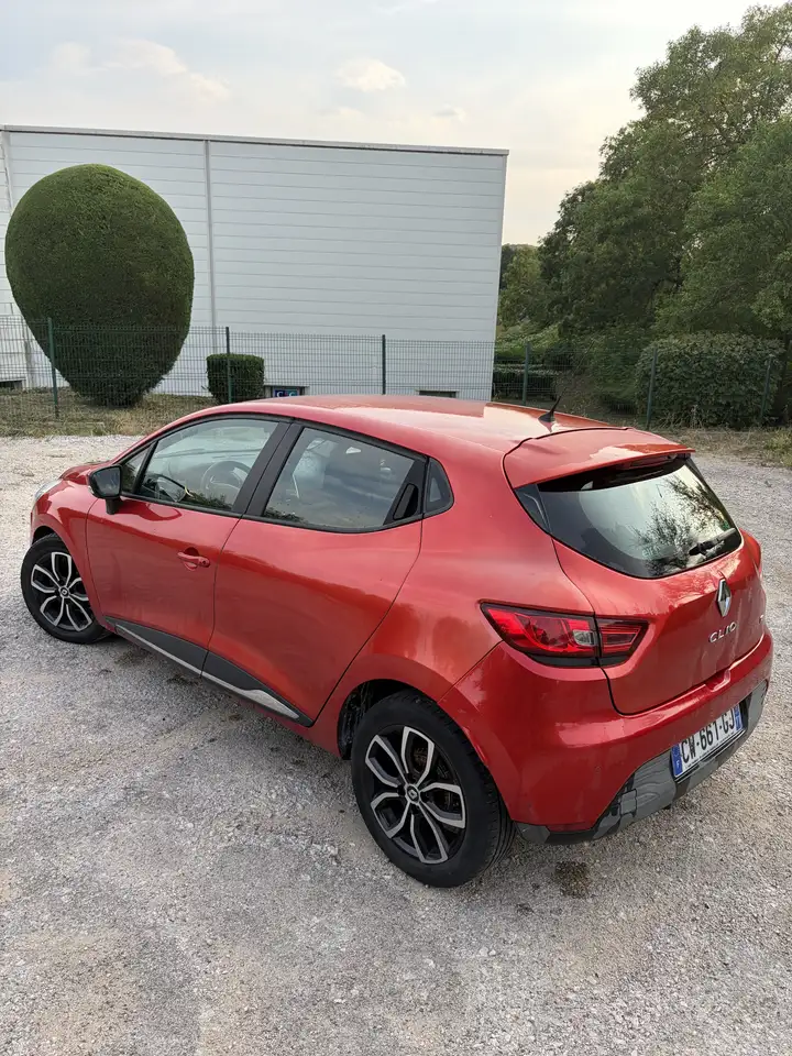 Renault Clio Citadine 3 portes — photo 3