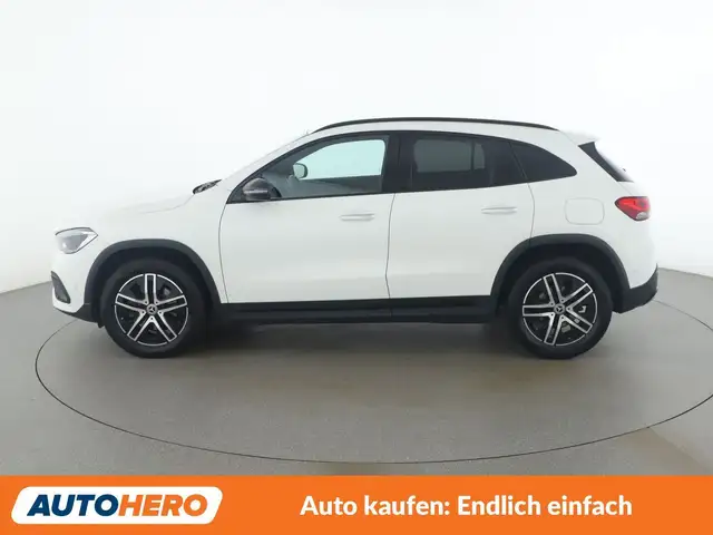 Mercedes-Benz Gla view 3