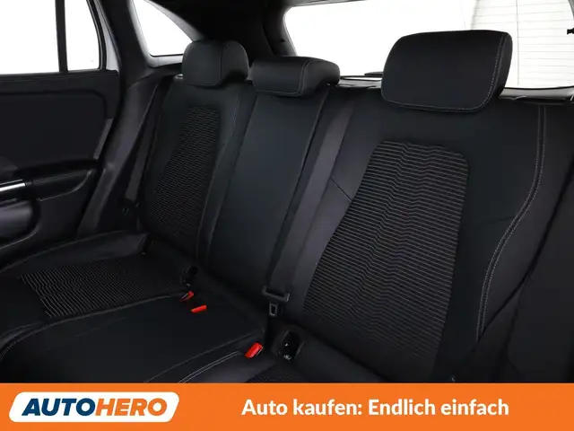Mercedes-Benz Gla view 14