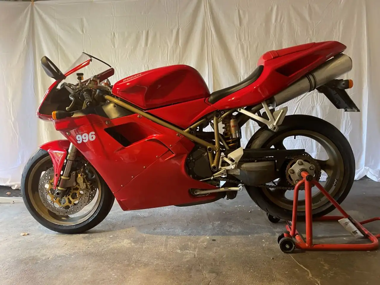 Ducati 996