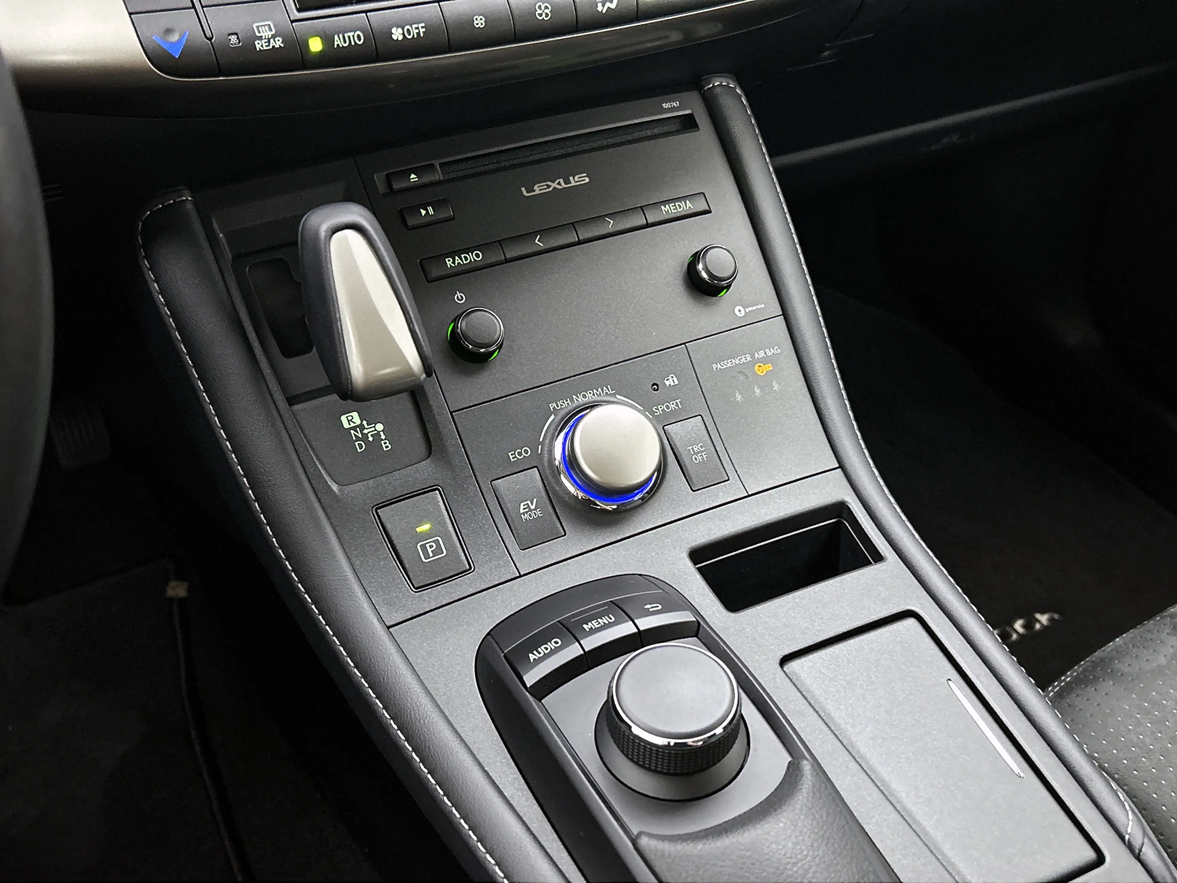 Lexus CT 200h Business Line | BTW voertuig | Dealer onderhouden — photo 12