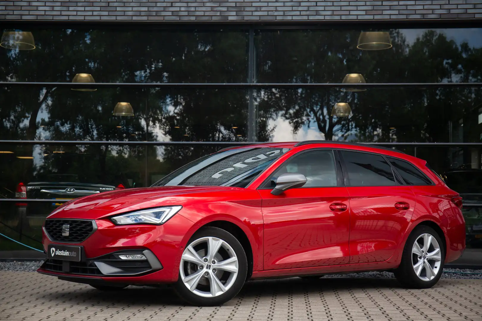 SEAT Leon Sportstourer 1.5 TSI FR , Adap. cruise, Trekhaak, Rojo - 2