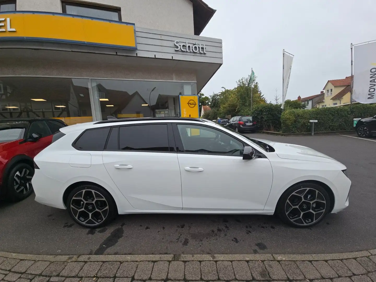 Opel Astra ST Ultimate/HUD/NAVI/ACC/KEYLESS/ALCANTARA Weiß - 2