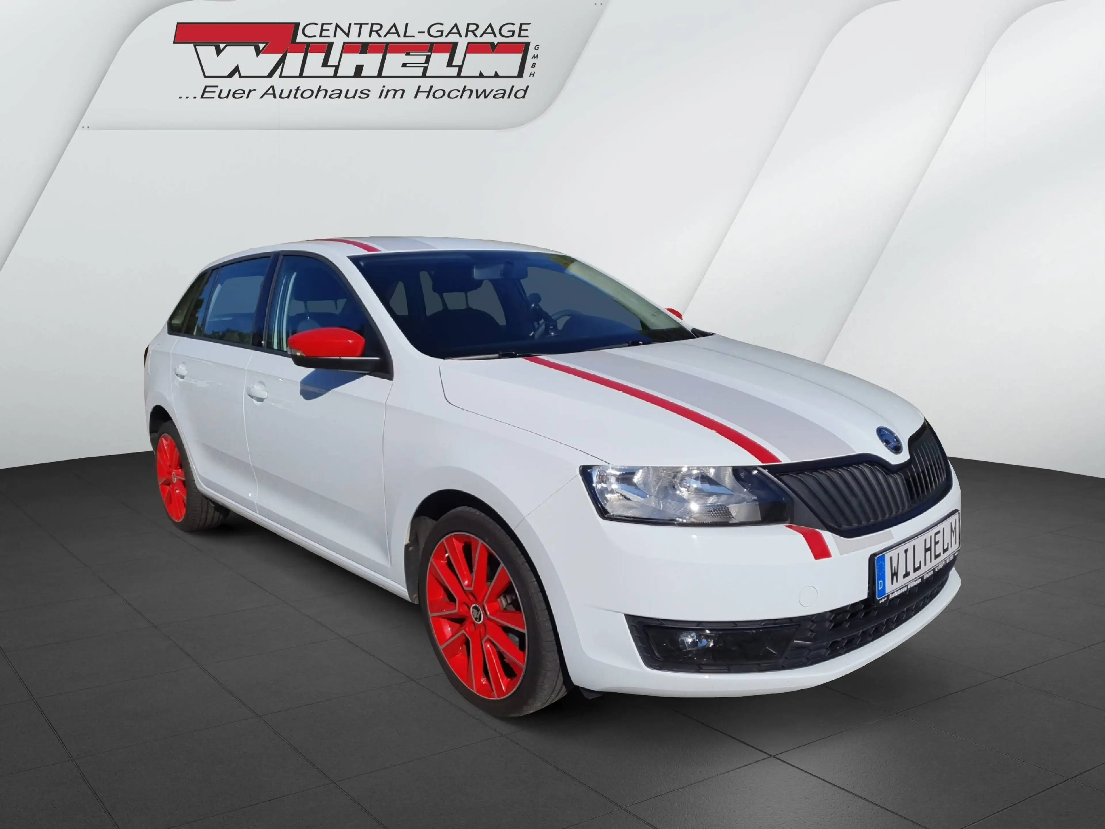 Skoda Rapid/Spaceback 1.2 TSI Red & Grey — photo 2