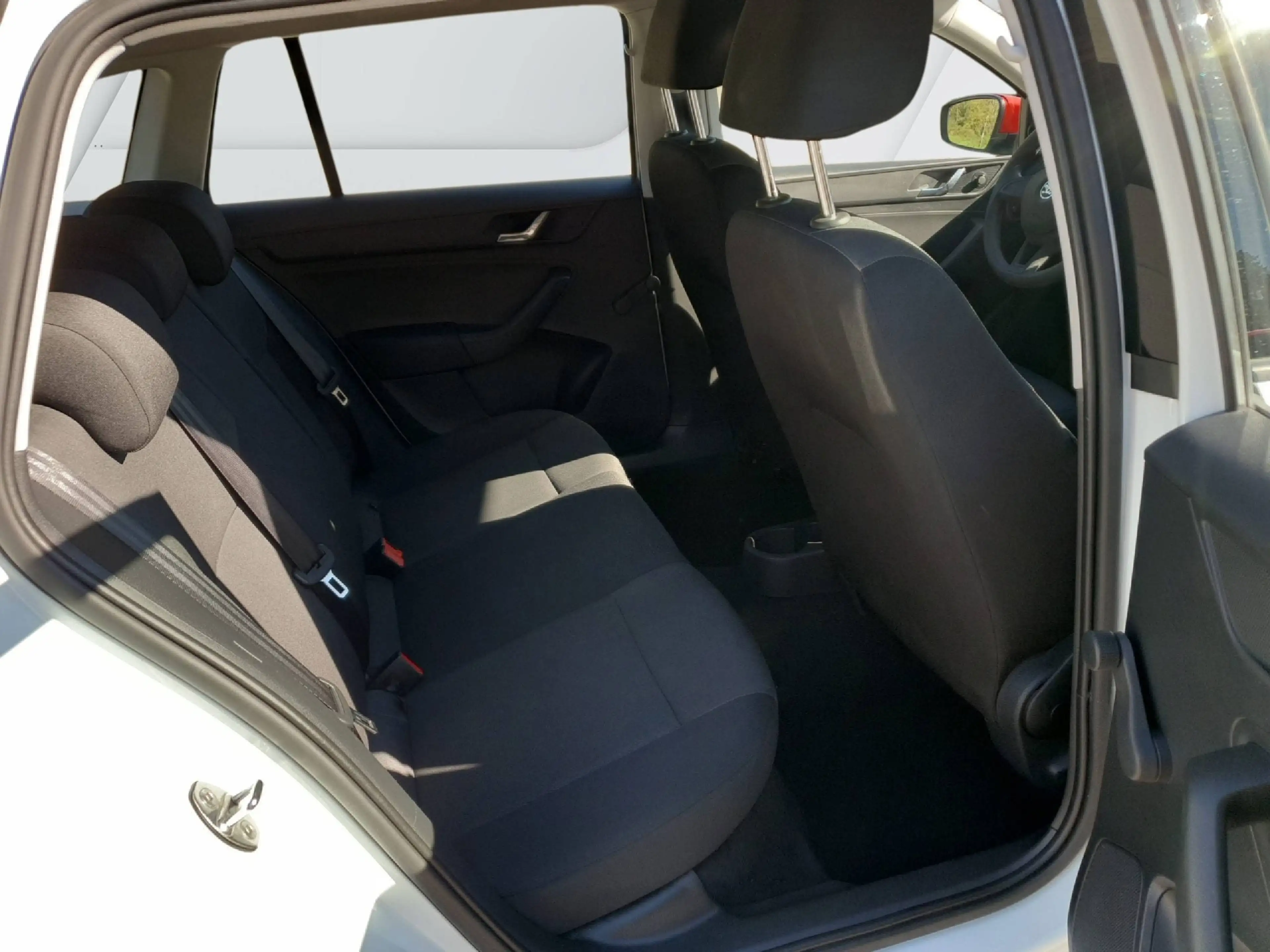 Skoda Rapid/Spaceback 1.2 TSI Red & Grey — photo 7