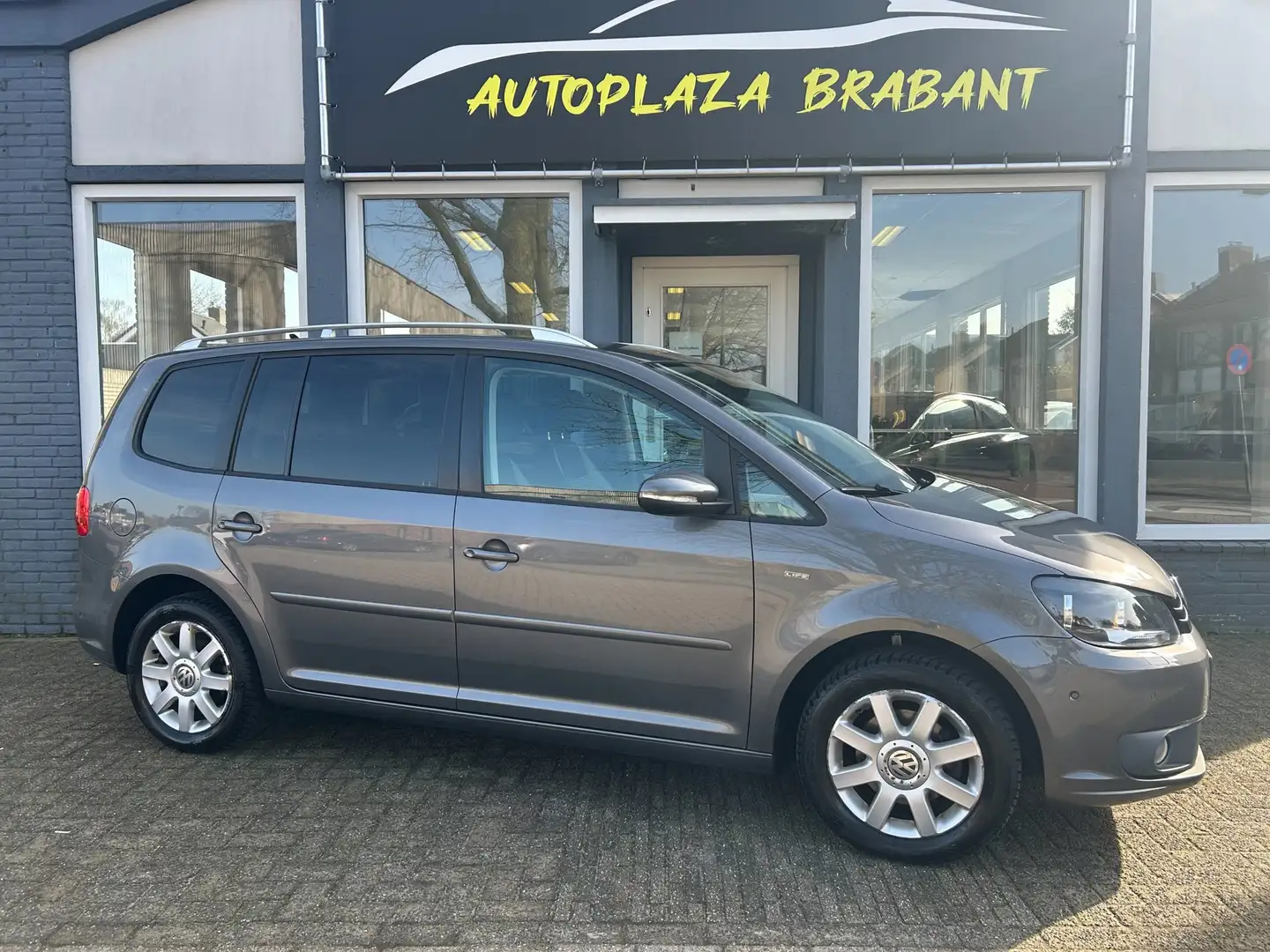 Volkswagen Touran 1.2 TSI / CLIMAT / NAVI / CRUISE / 7 PERSOONS Grau - 2