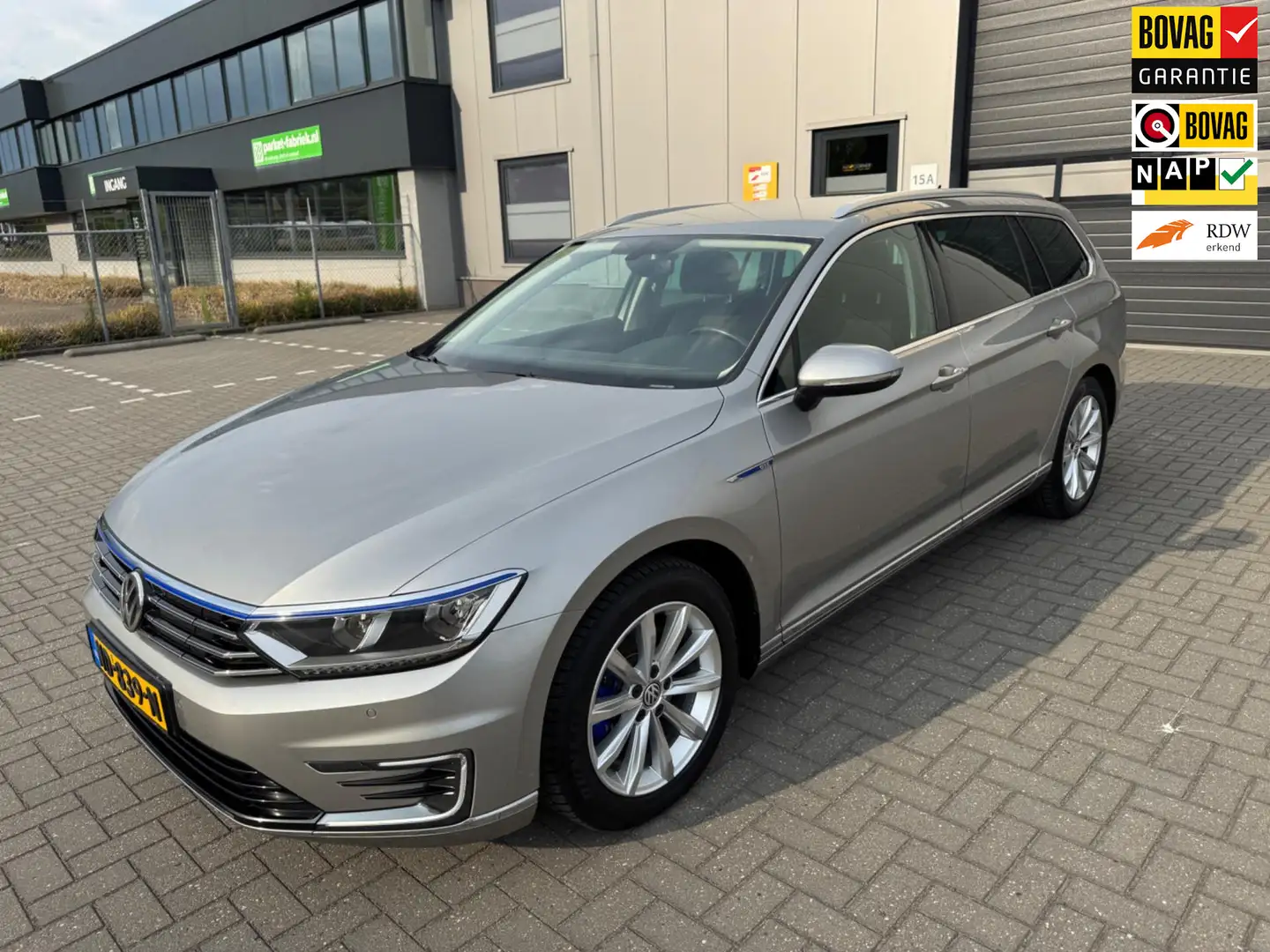 Volkswagen Passat Variant 1.4 TSI GTE Connected Series Gris - 1