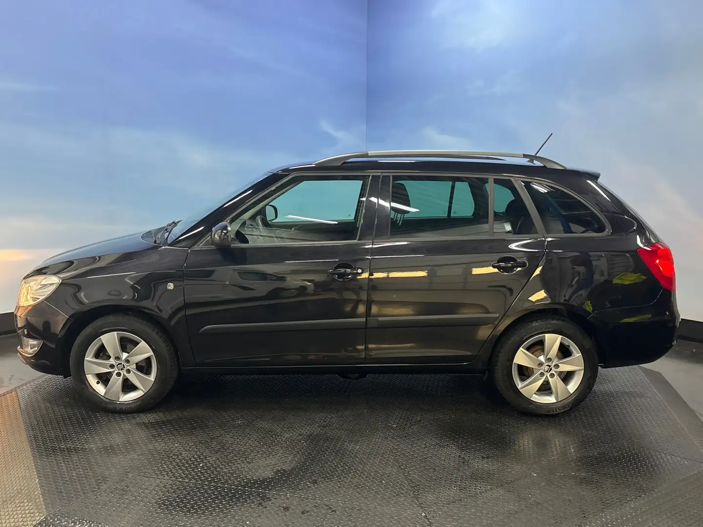 Skoda Fabia Combi 1.2 TSI Fresh Zwart - 2