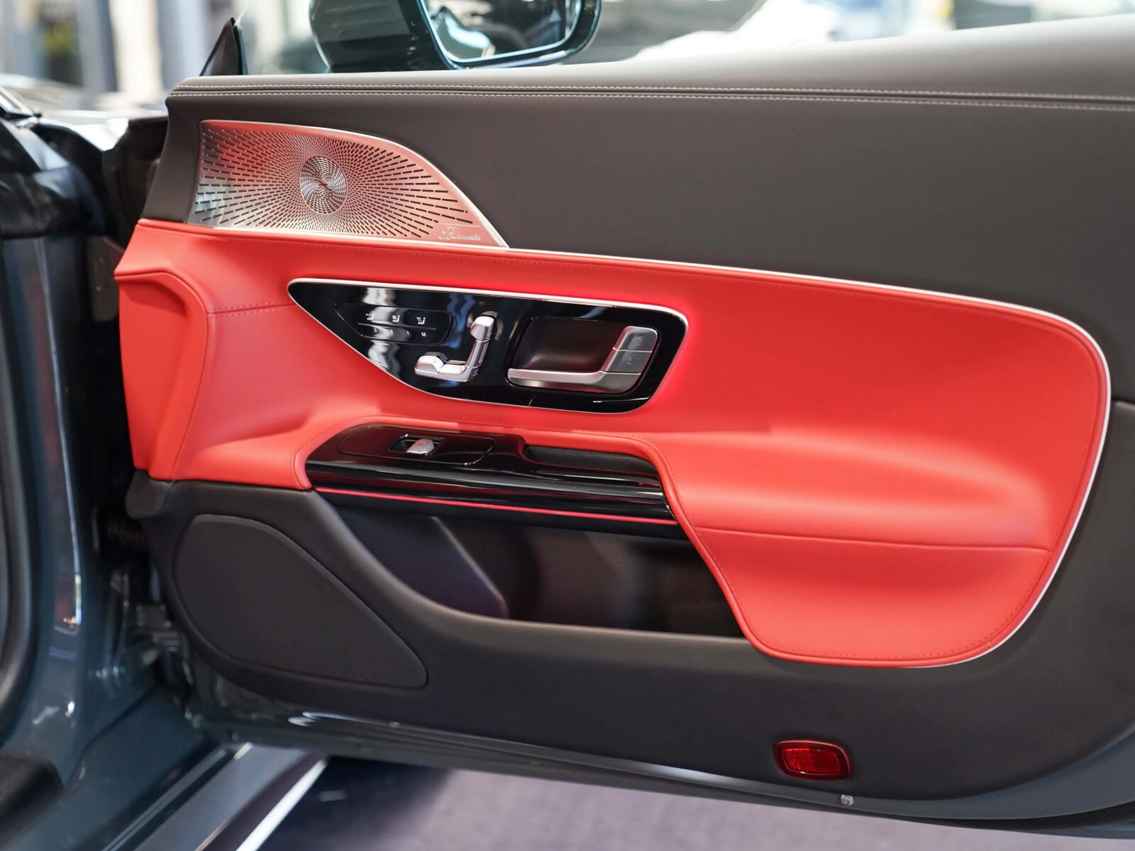 Mercedes-Benz SL 63 AMG SL 63 AMG 4M+ silizium classicrot MANUFAKTUR 360 — photo 13