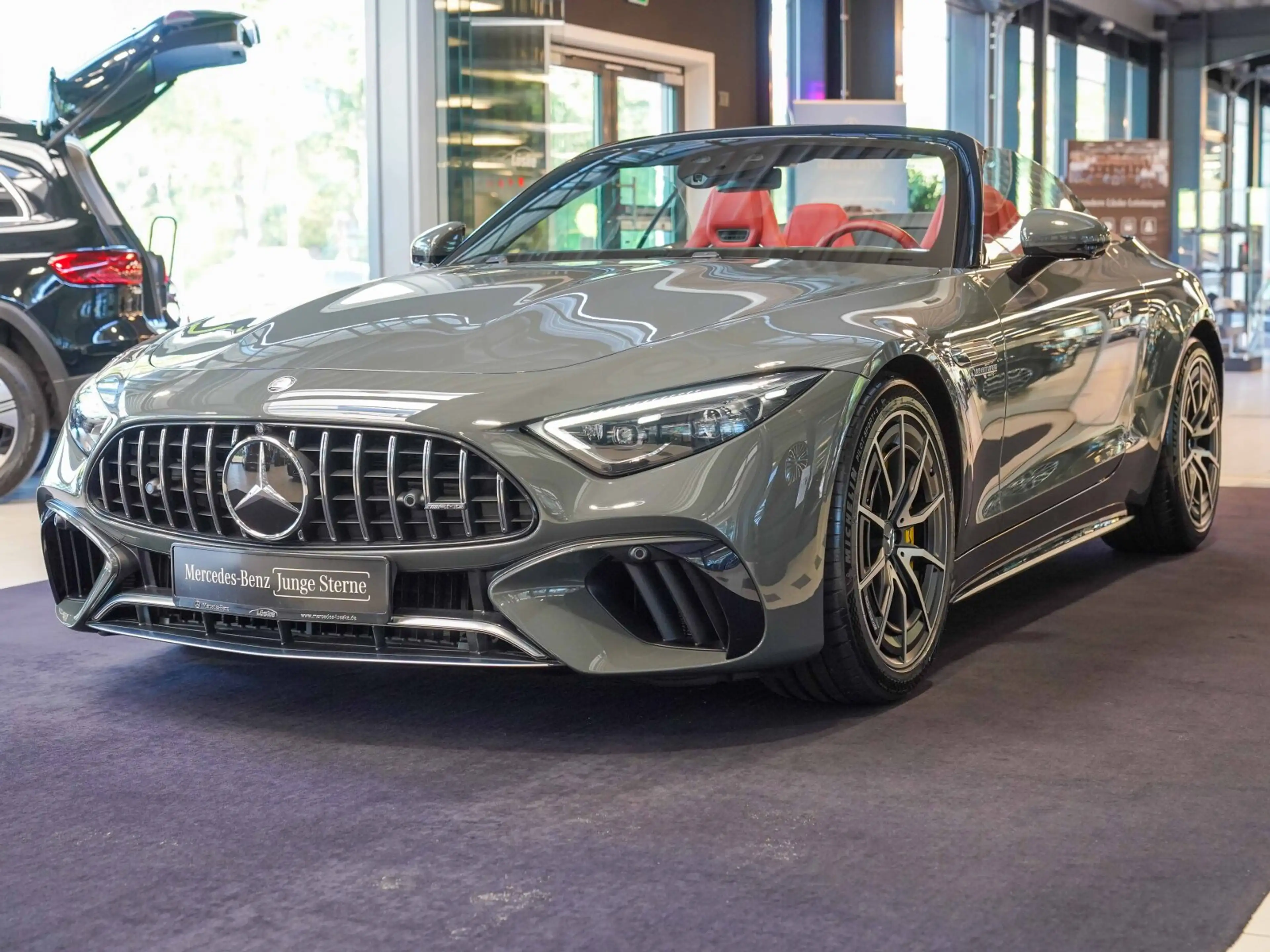 Mercedes-Benz SL 63 AMG SL 63 AMG 4M+ silizium classicrot MANUFAKTUR 360 — photo 9