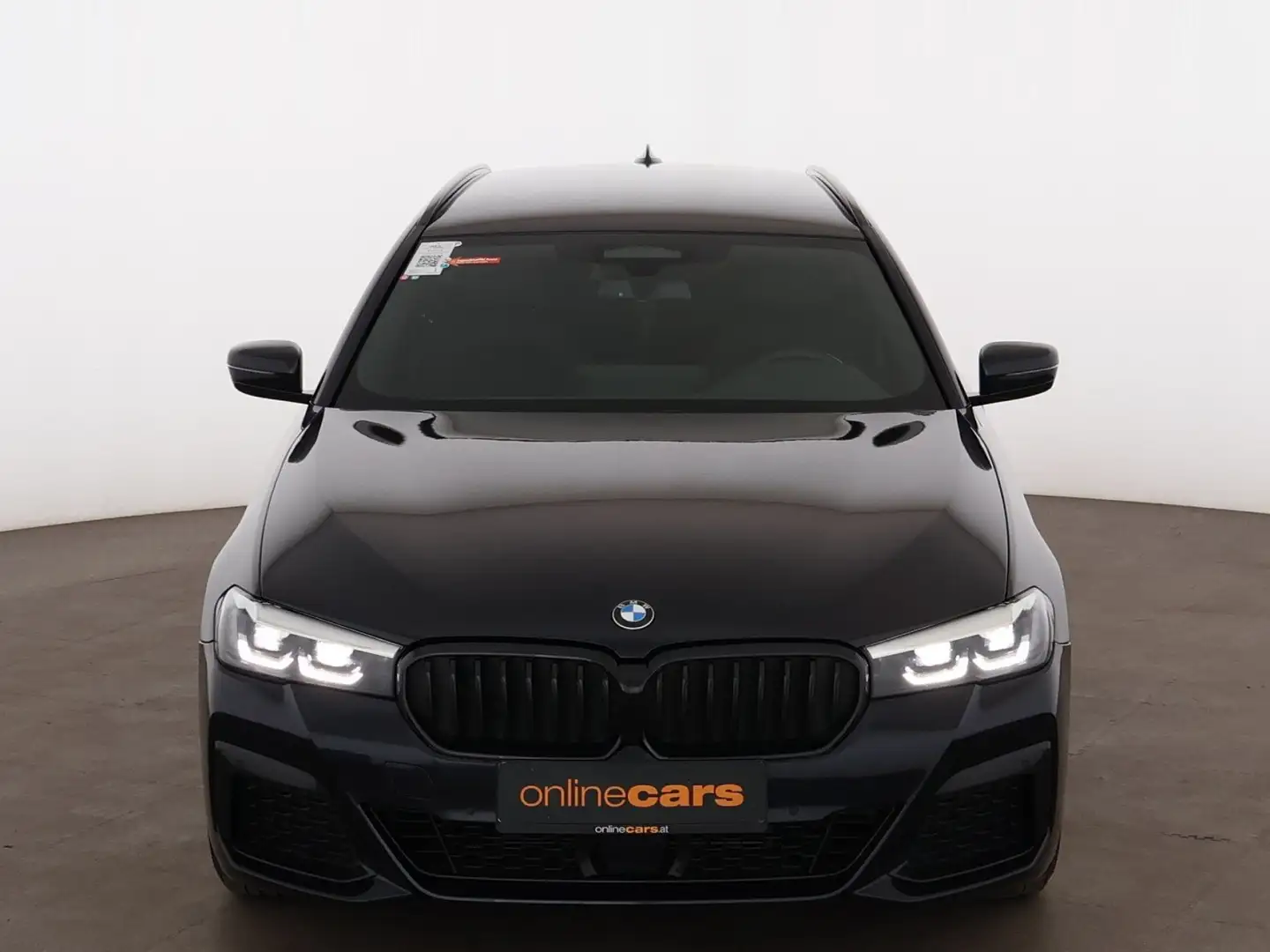 BMW 540 d xDrive Touring M-Sport Aut LED STANDHZG AHK Schwarz - 2