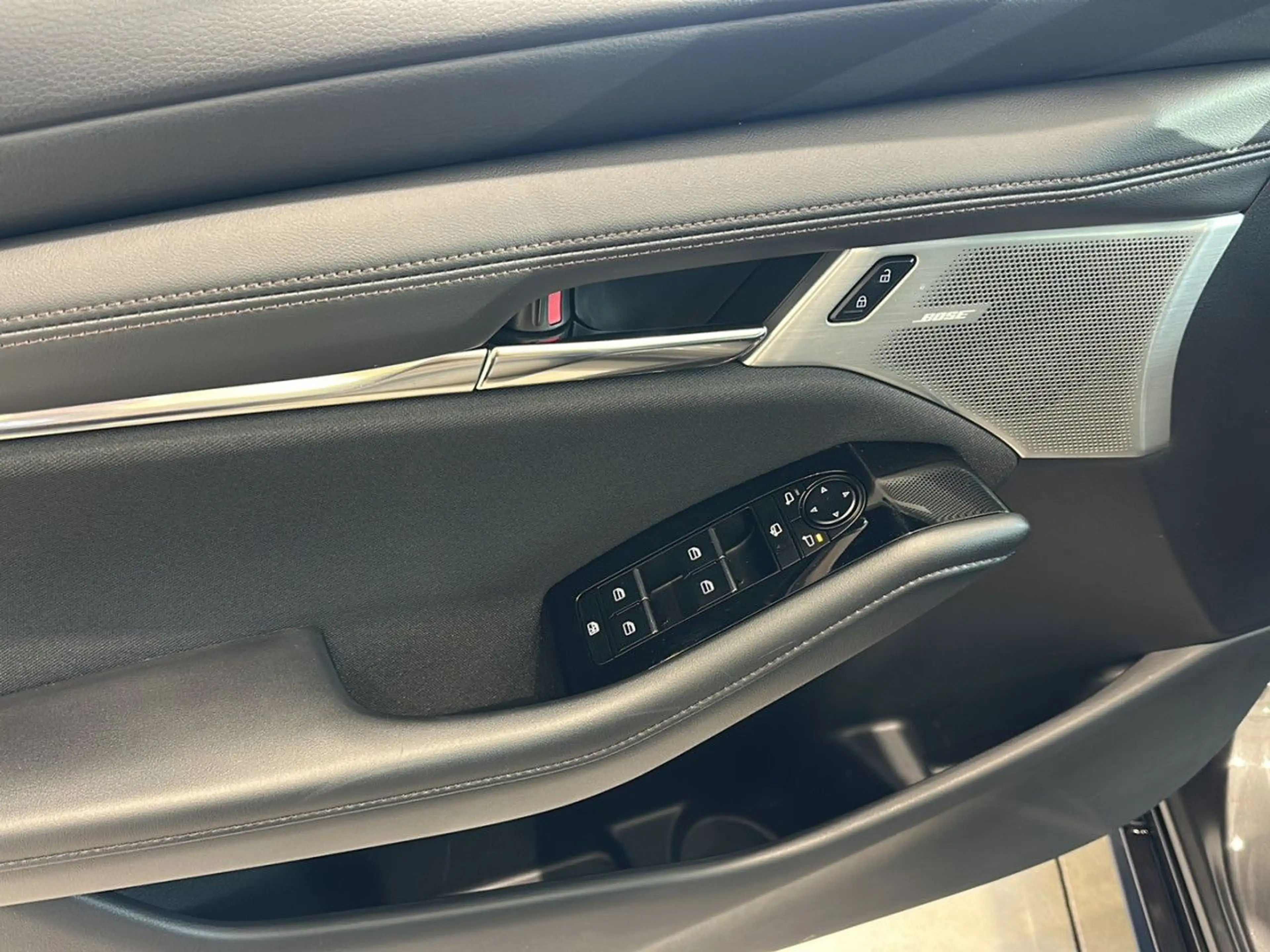 Mazda 3 2.5 e-SKYACTIV-G Exclusive-Line Automatik Navi — photo 7