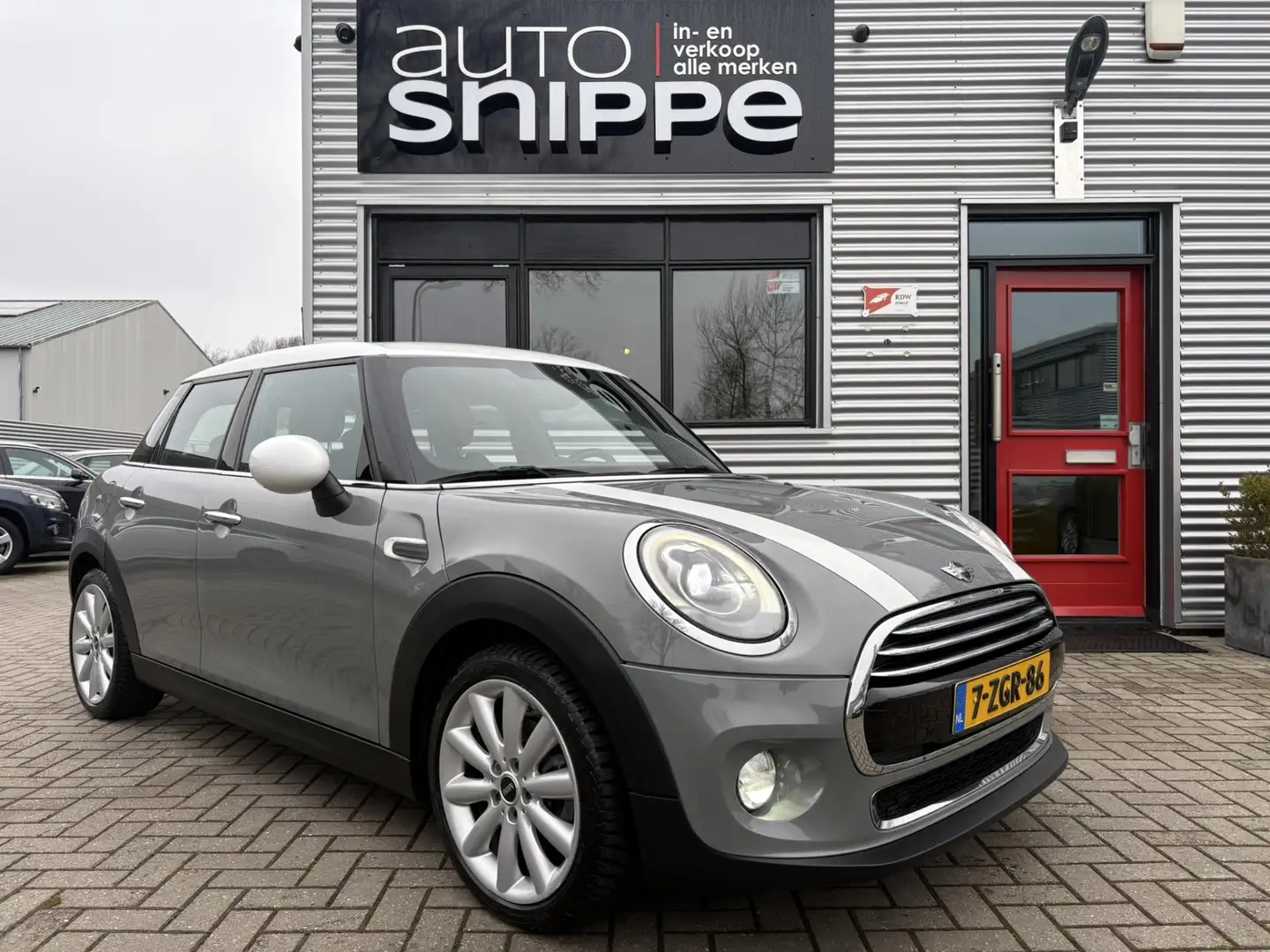MINI Cooper Mini 1.5 Chili Business -5DRS.-CLIMA-KEYLESS-2 TON Grau - 2