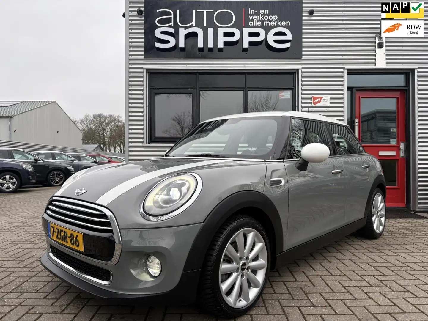 MINI Cooper Mini 1.5 Chili Business -5DRS.-CLIMA-KEYLESS-2 TON Grau - 1